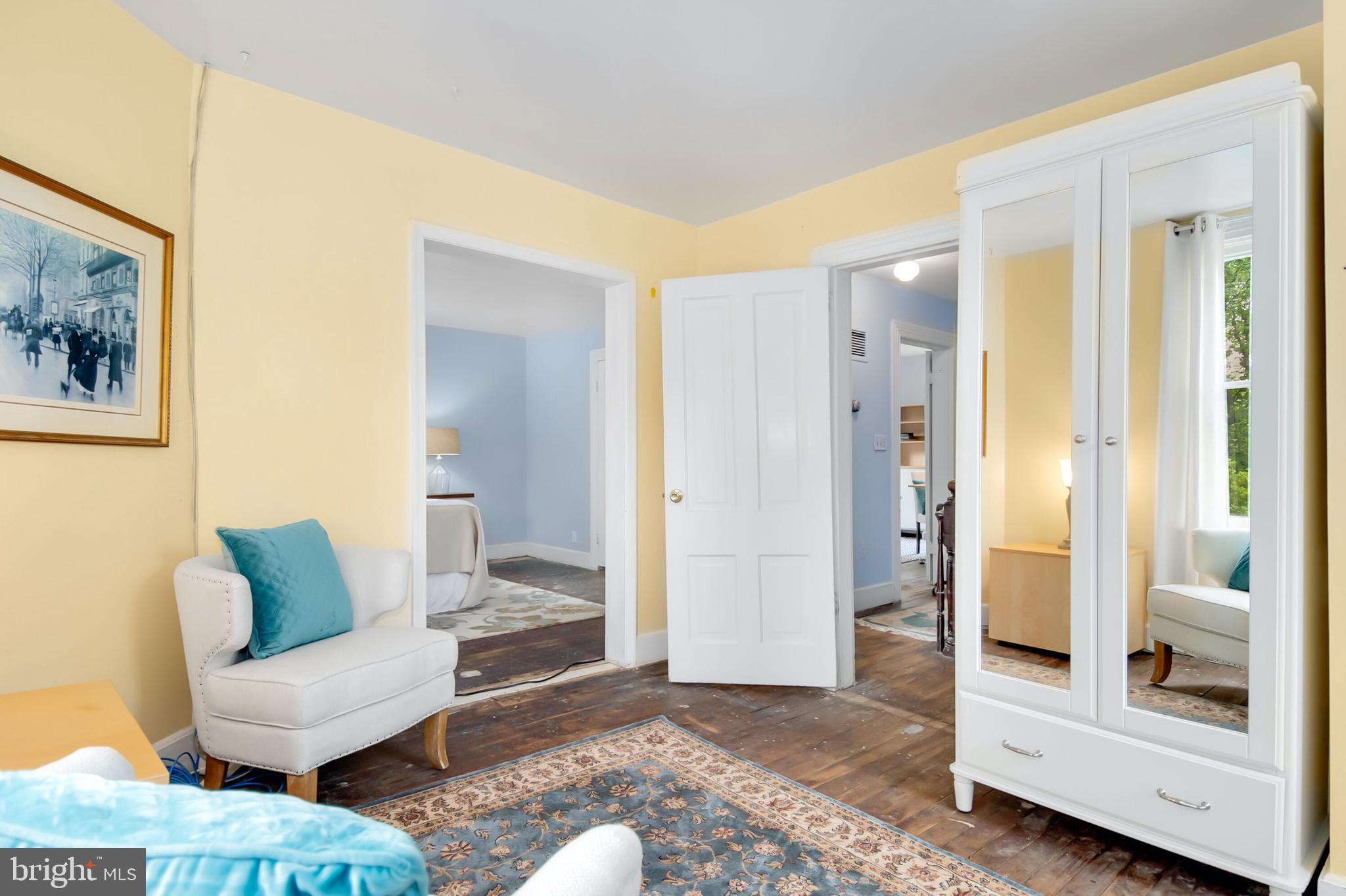 CHARLTON HEIGHTS - Residential