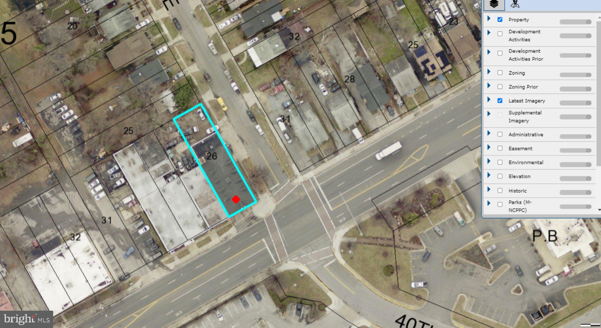 Main image without alt text