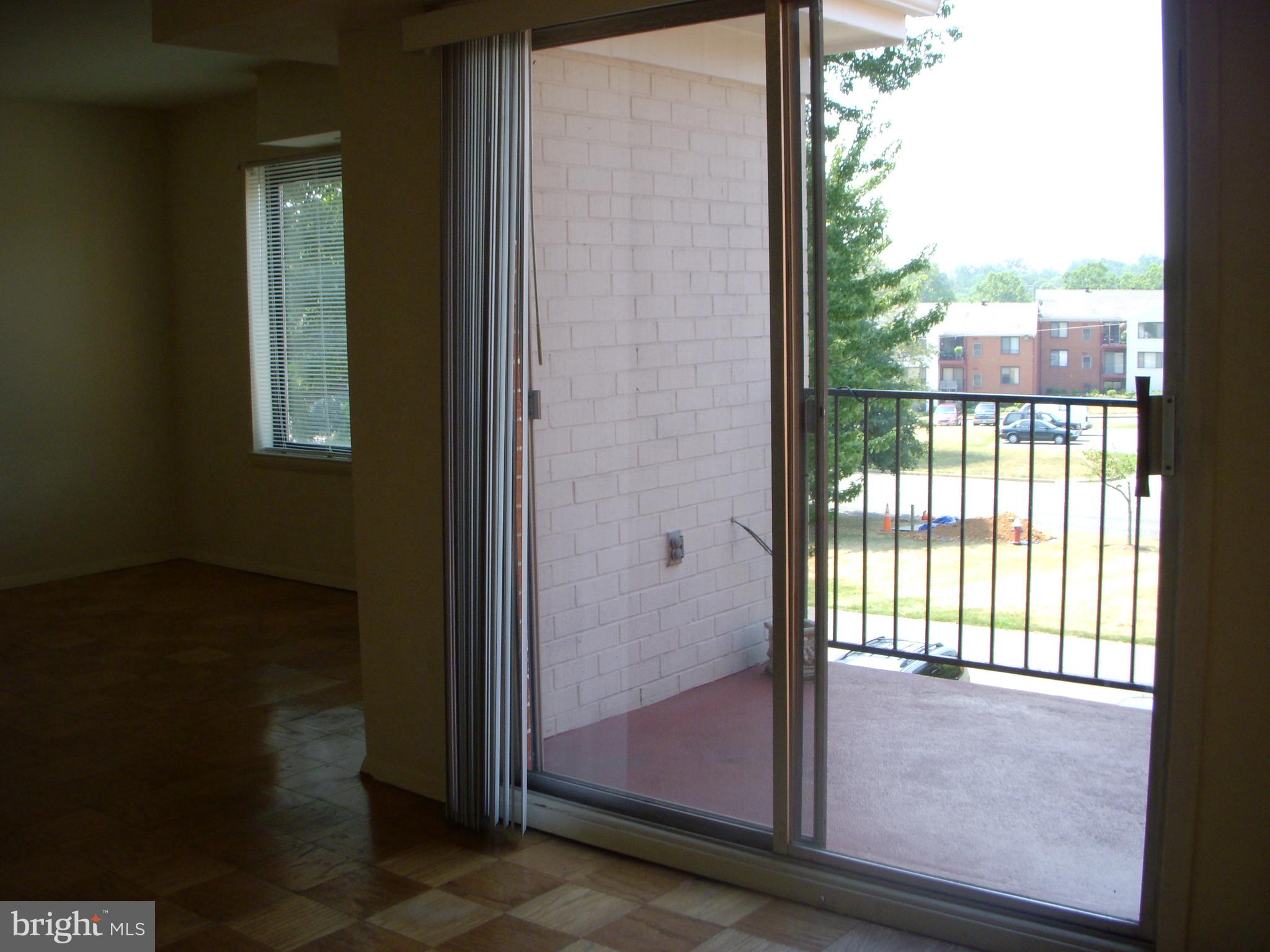 125 CLUBHOUSE DRIVE I SW 8