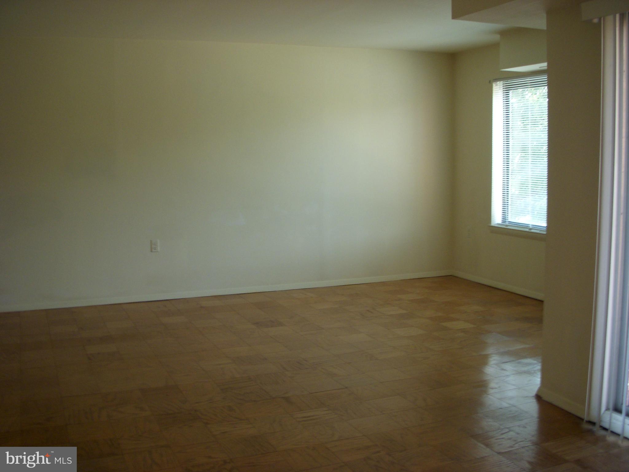 125 CLUBHOUSE DRIVE I SW 8