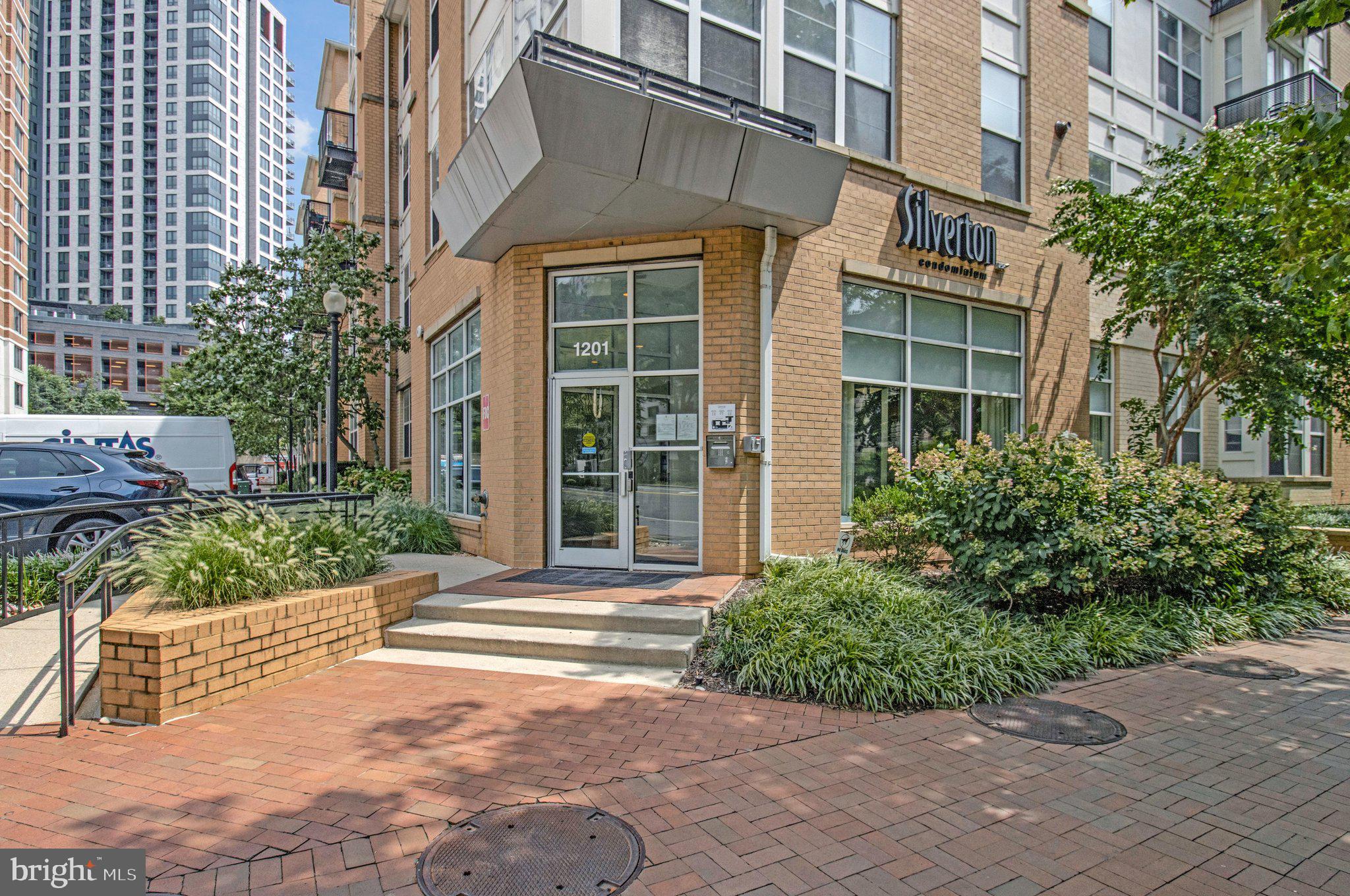 1201 E WEST HIGHWAY 209