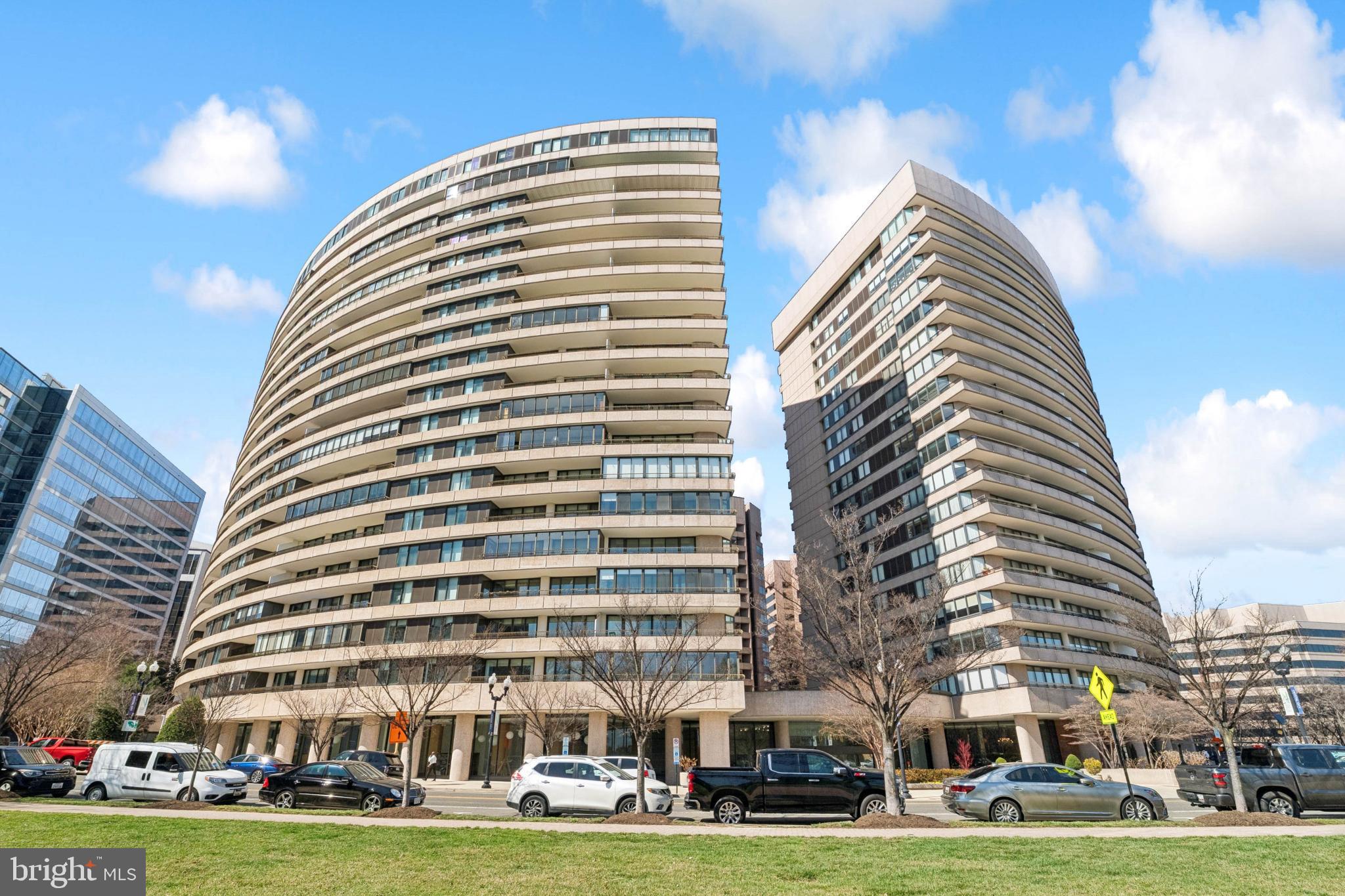 1300 CRYSTAL DRIVE 1301S