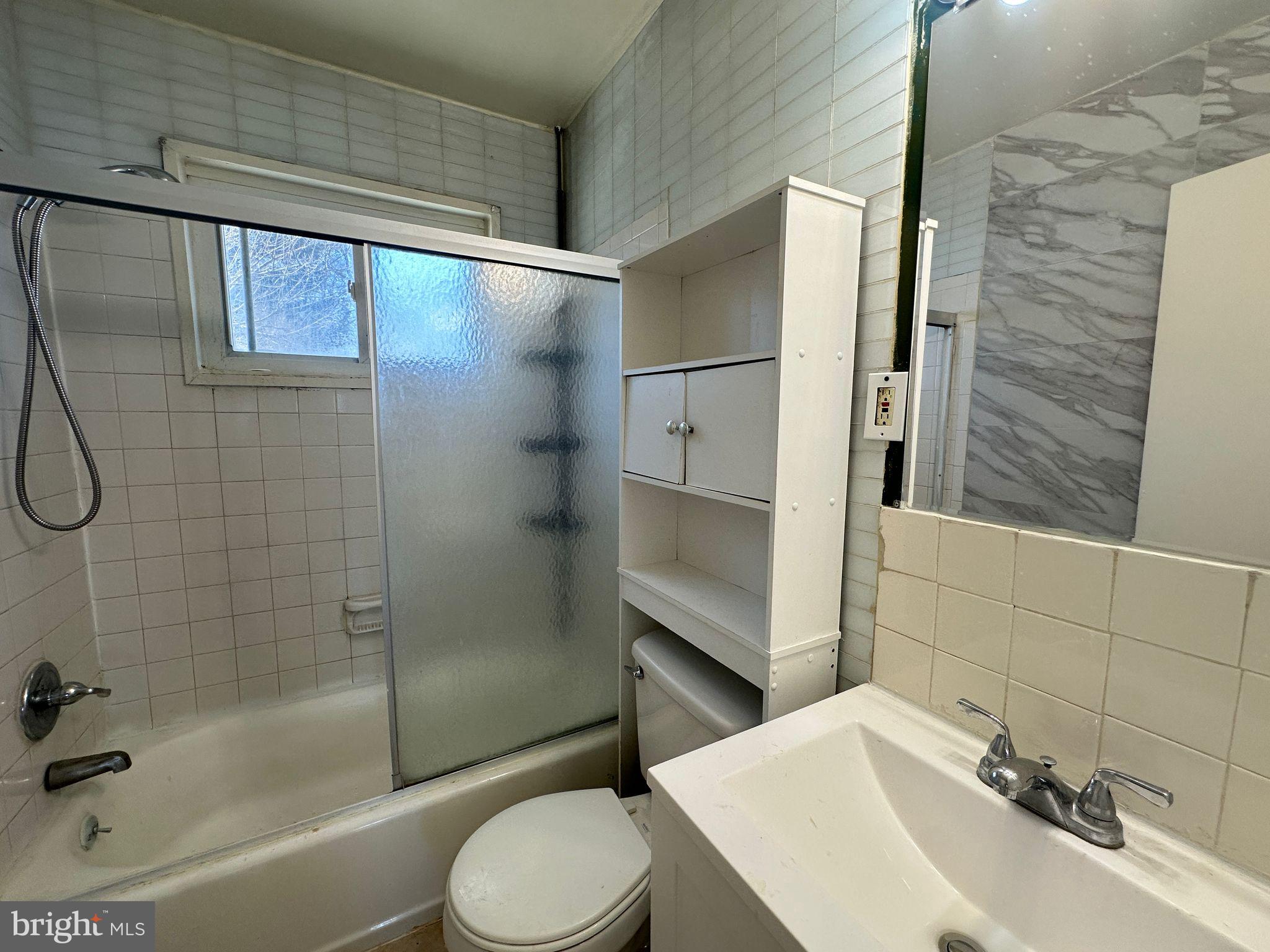 NEW HAMPSHIRE ESTATES - Residential