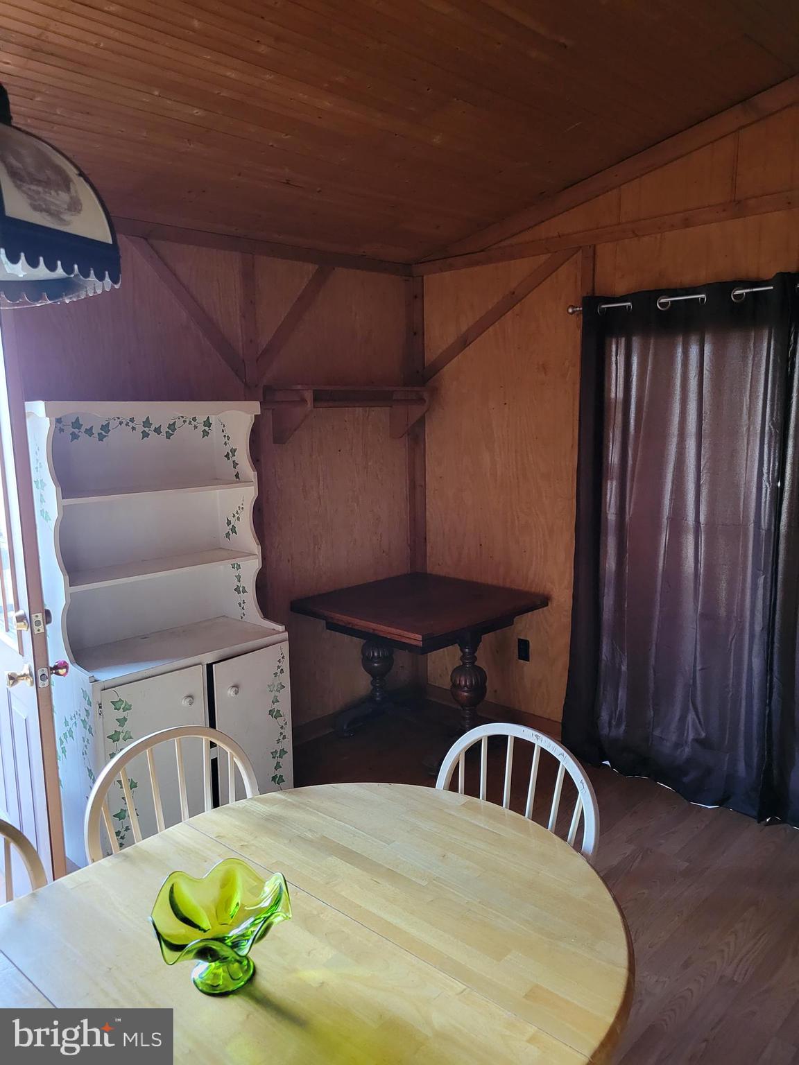 ROUSE MOUNTAIN - Residential