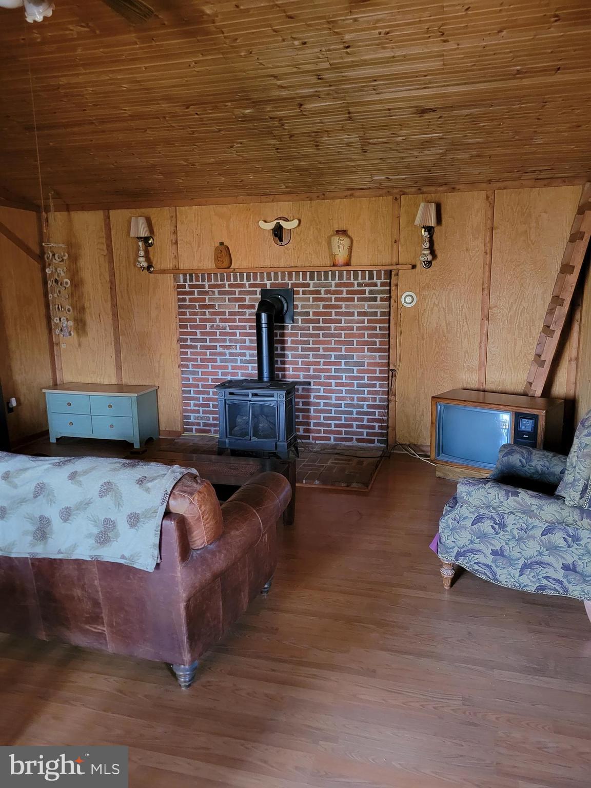 ROUSE MOUNTAIN - Residential