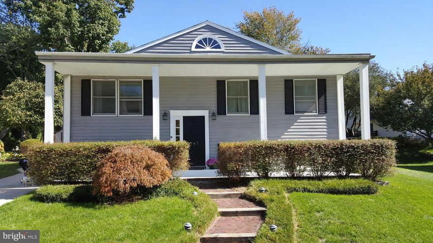 Location!  Broadneck! Wexford! Split colonial with Swimming Pool, Updated Renovated Kitchen, newer Pool lining.  Very large Family Home.  Beautiful for growing family!  Must See. Wood siding, newly painted!