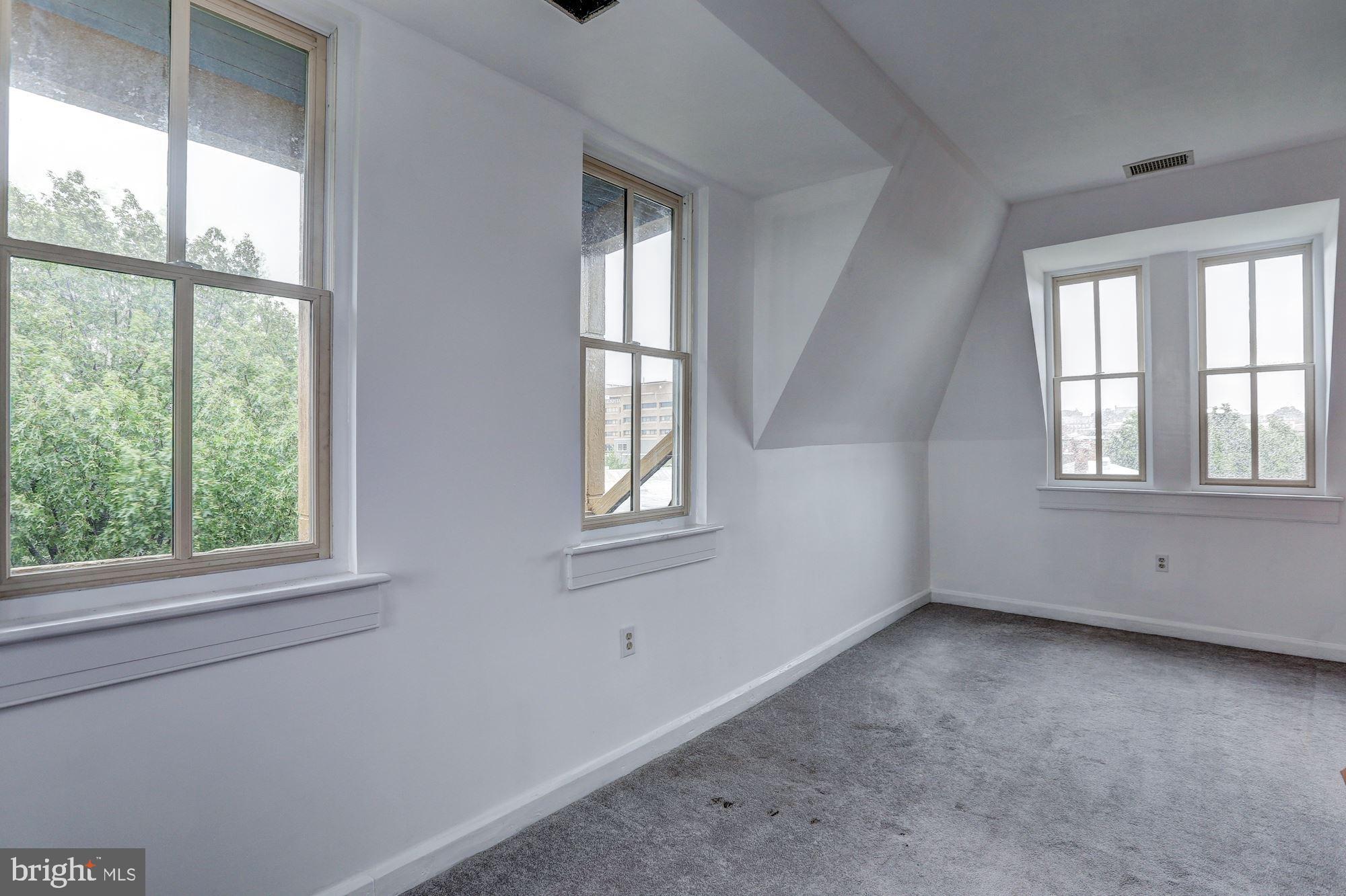 LEDROIT PARK - Residential