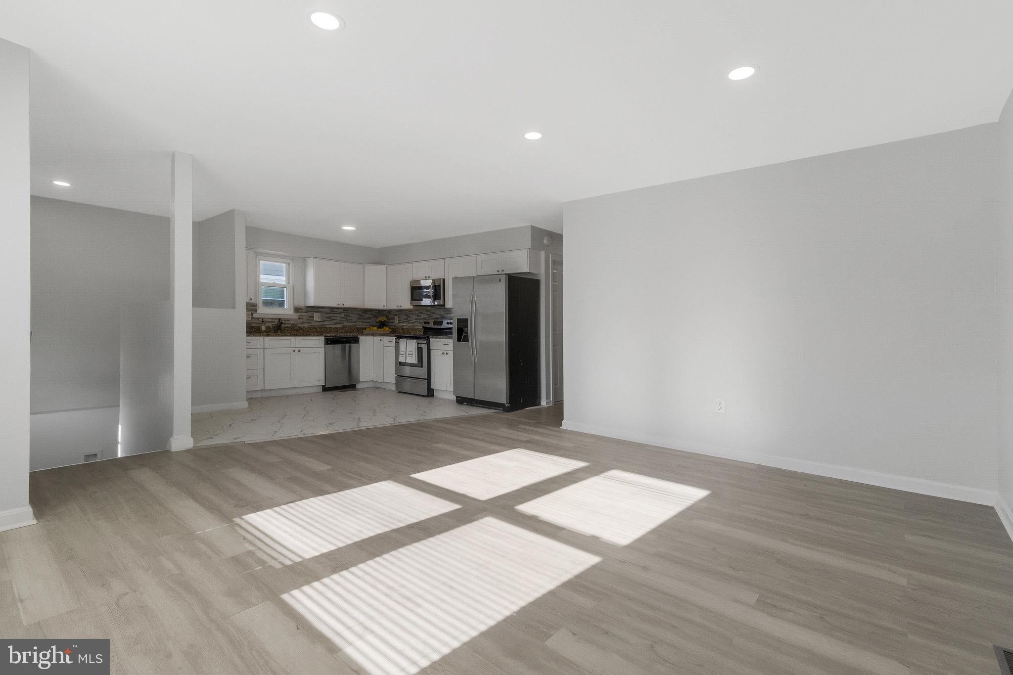 5004 ROANOKE PLACE