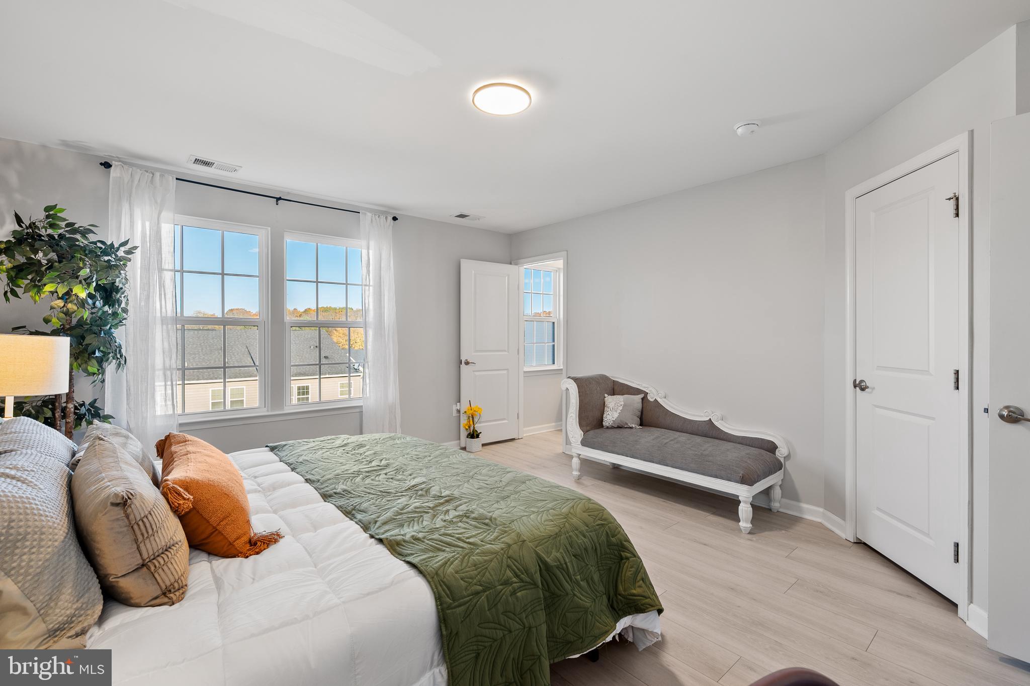 POTOMAC STATION - Residential