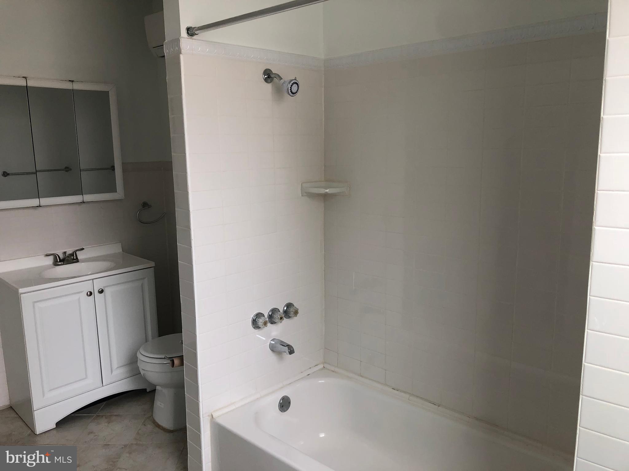 GRADUATE HOSPITAL - Residential Lease