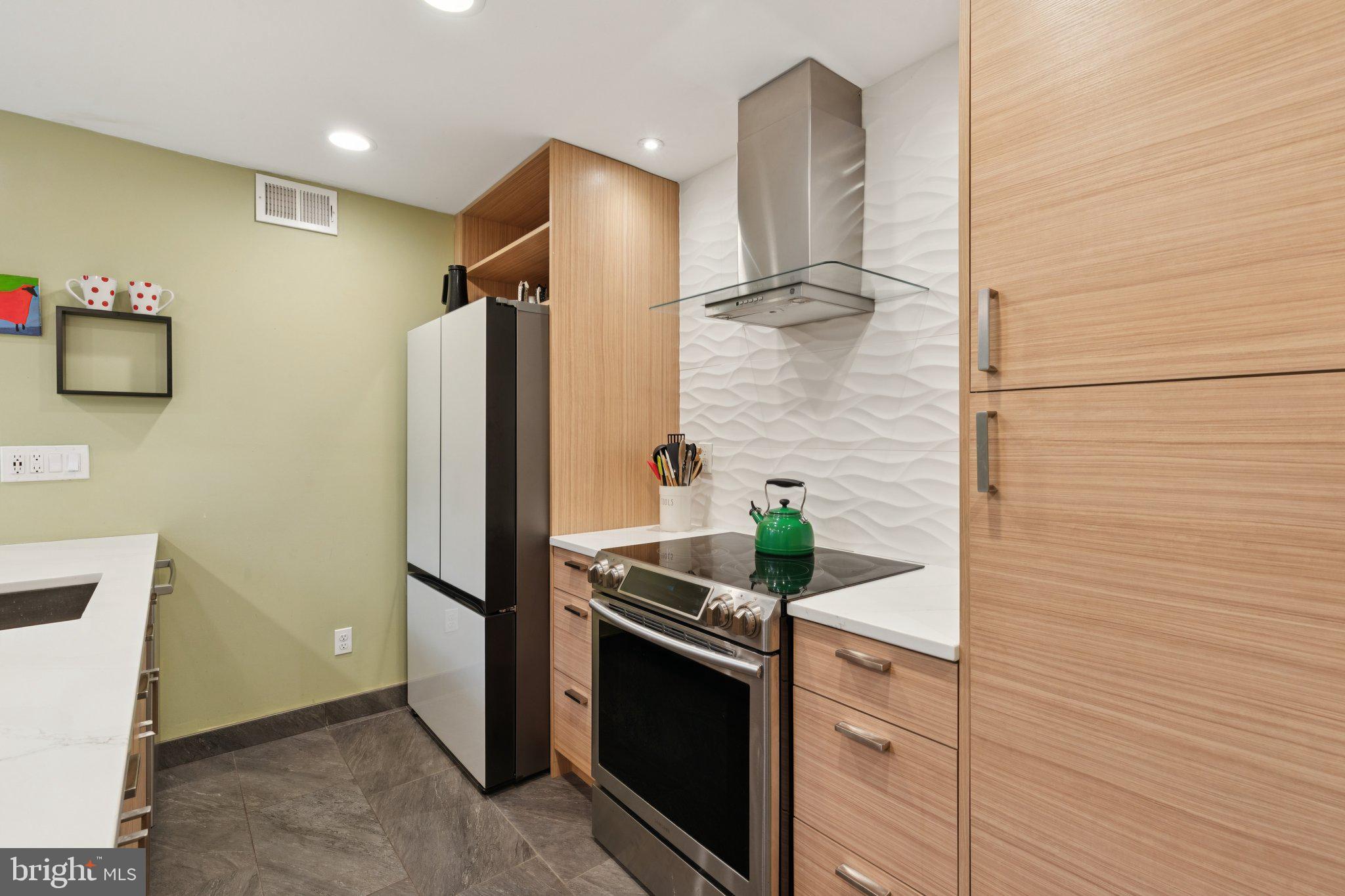 WASHINGTON SQ WEST - Residential