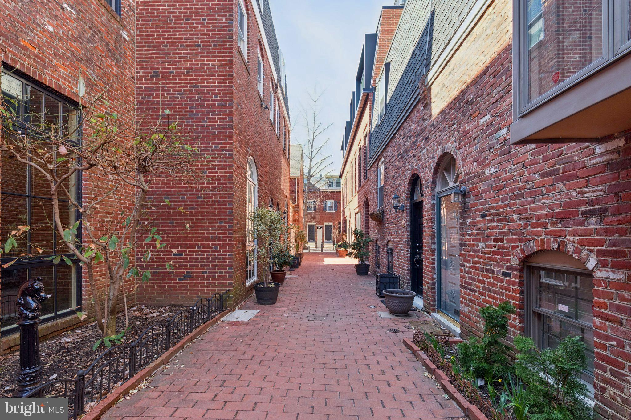 WASHINGTON SQ WEST - Residential