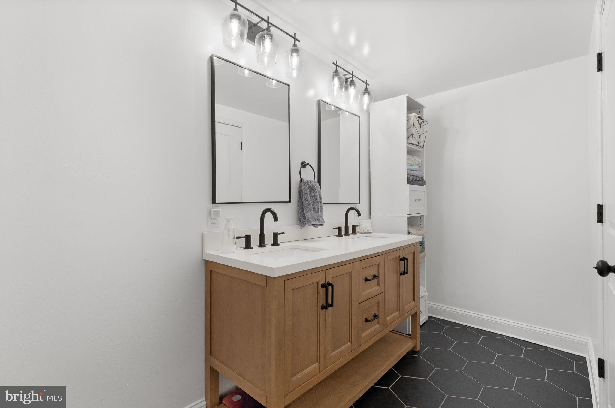 PENNSBURG - Residential