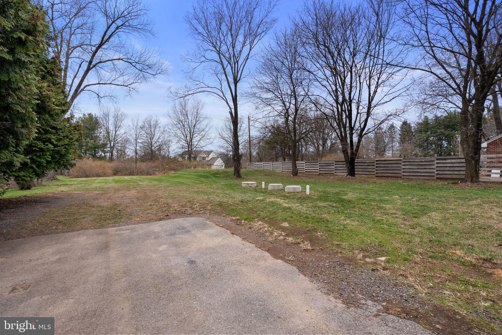 PENNSBURG - Residential