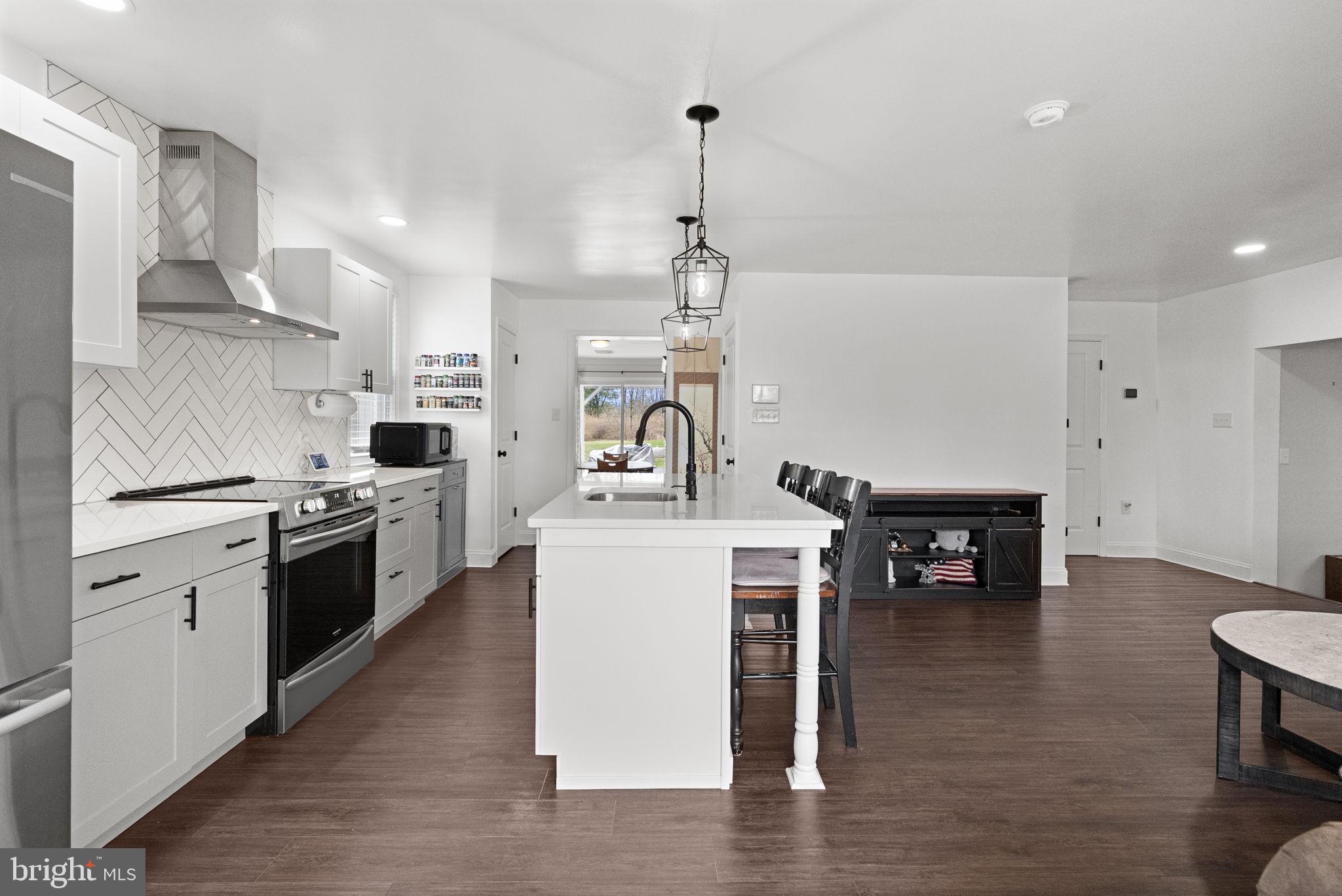 PENNSBURG - Residential