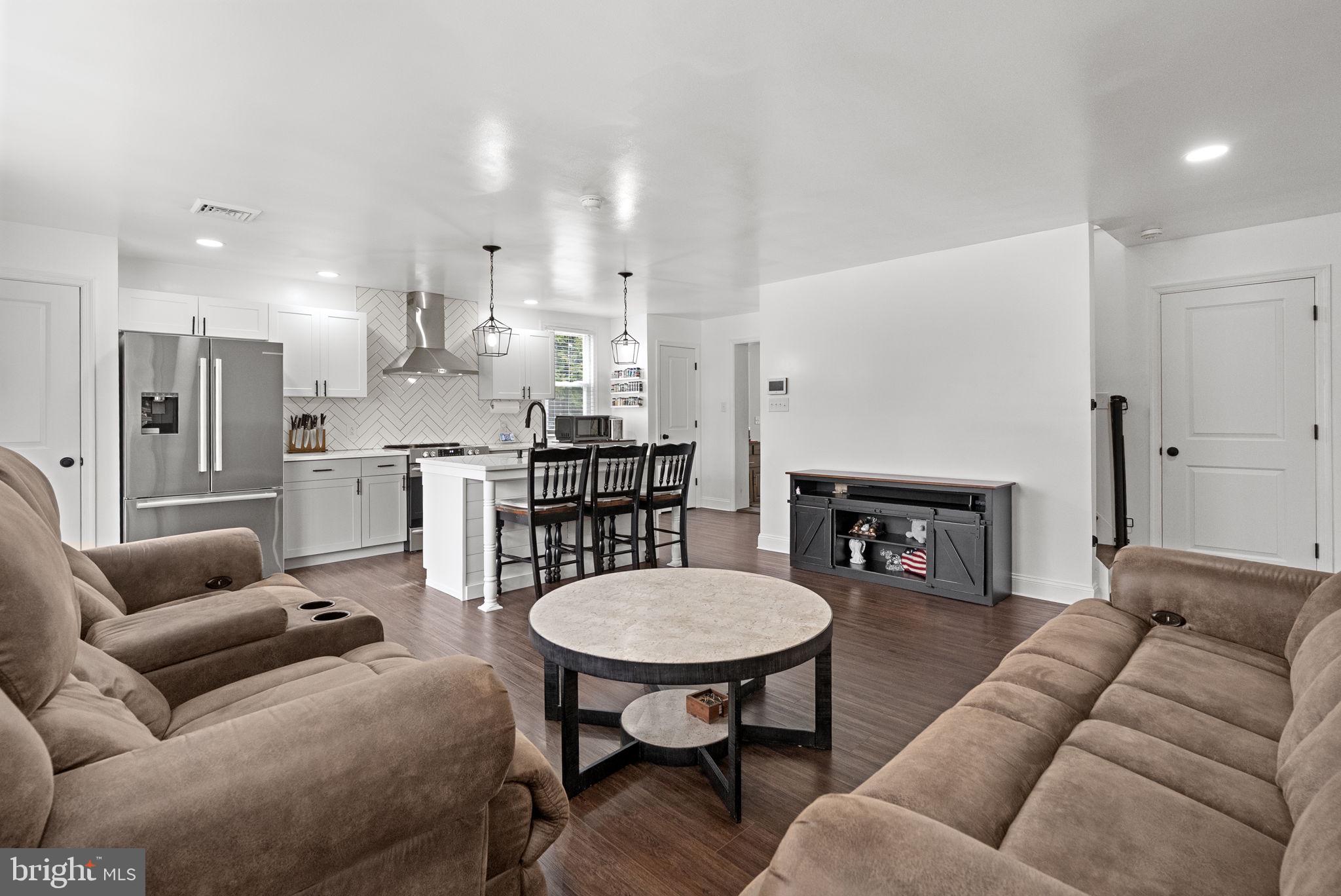 PENNSBURG - Residential