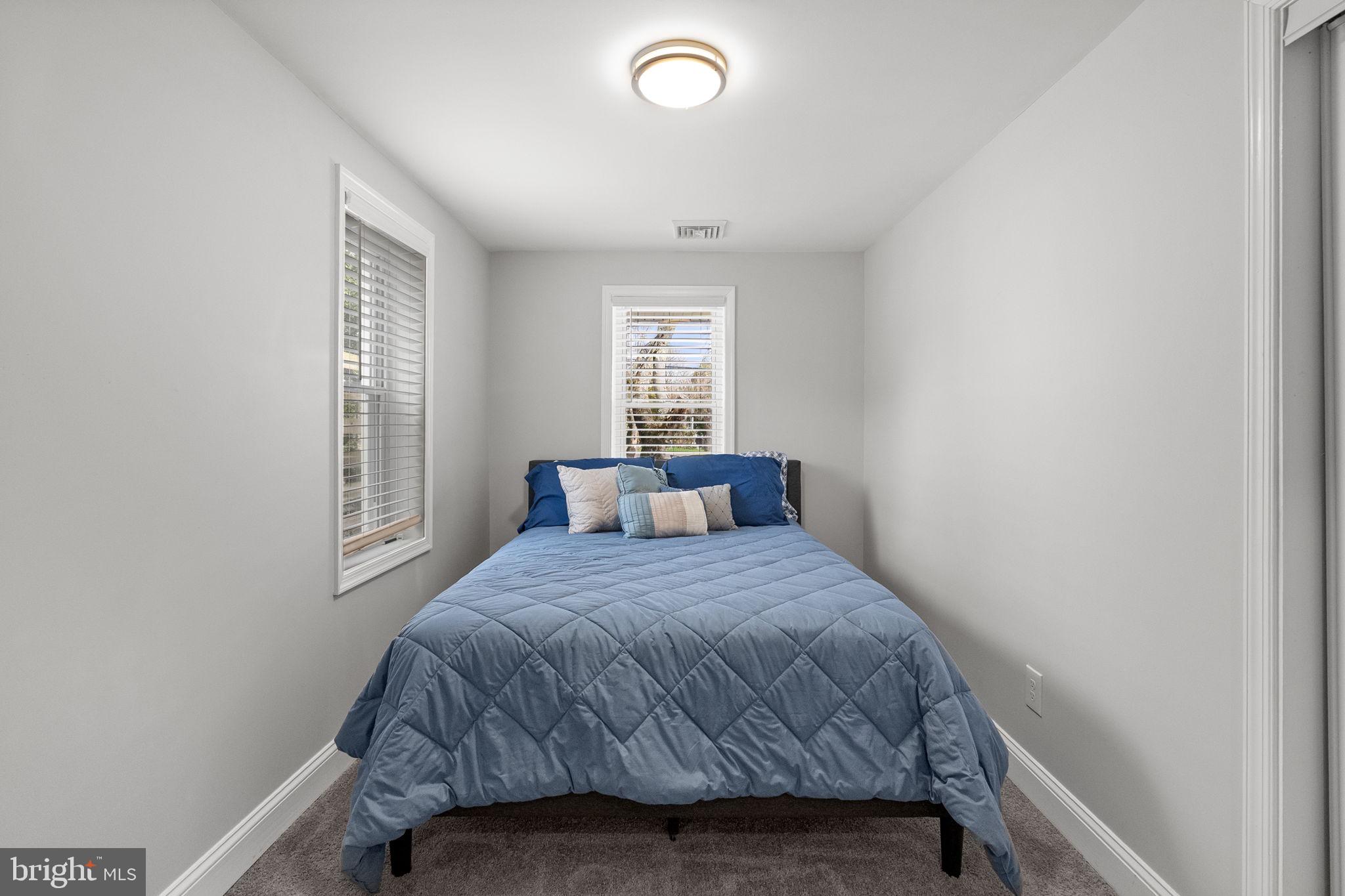 PENNSBURG - Residential