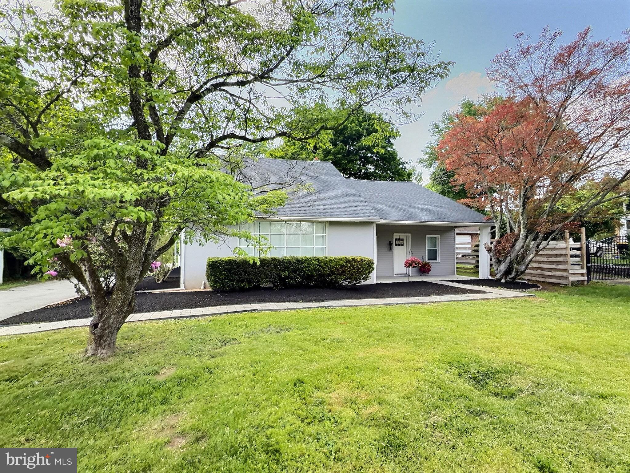 PENNSBURG - Residential