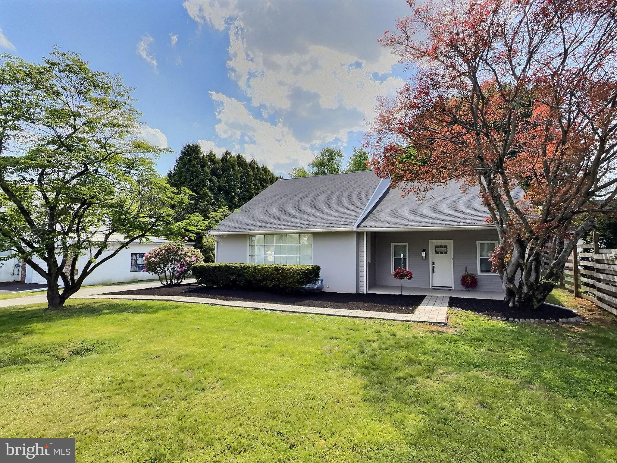 PENNSBURG - Residential