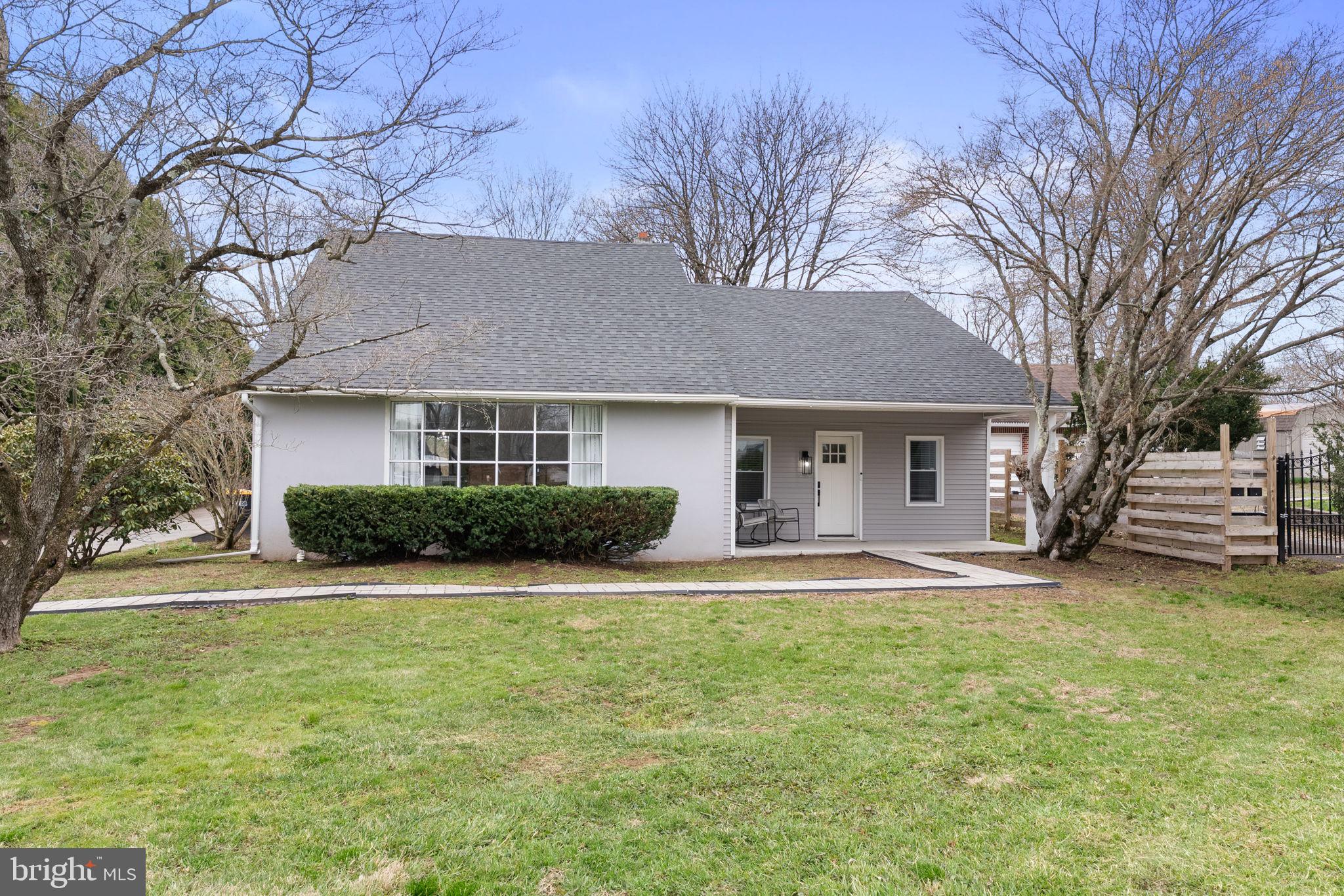 PENNSBURG - Residential