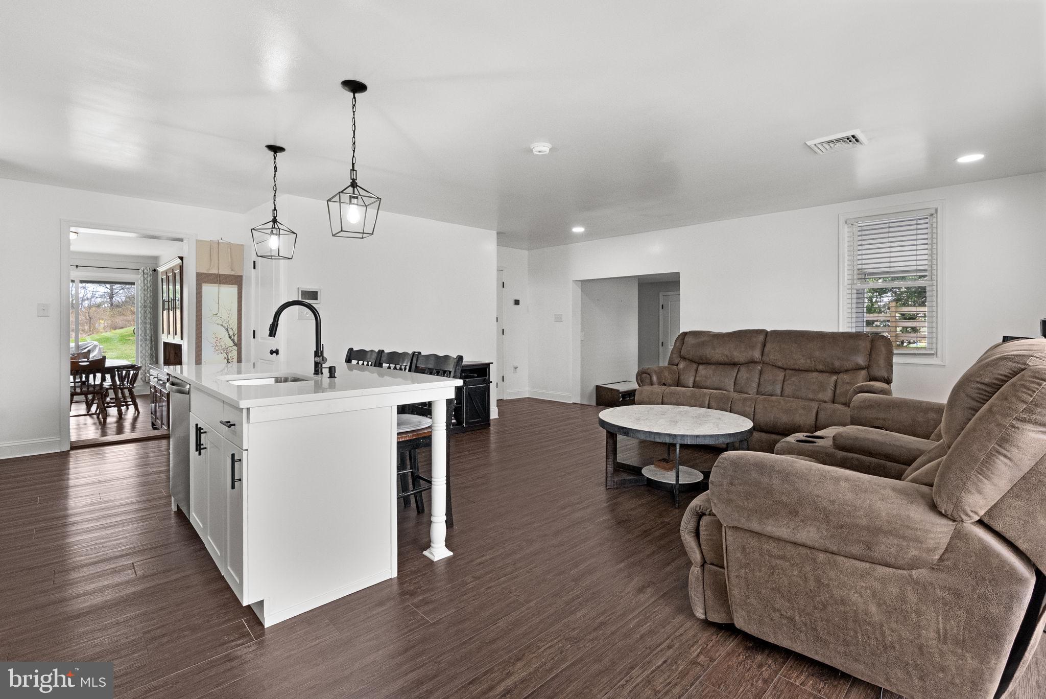 PENNSBURG - Residential