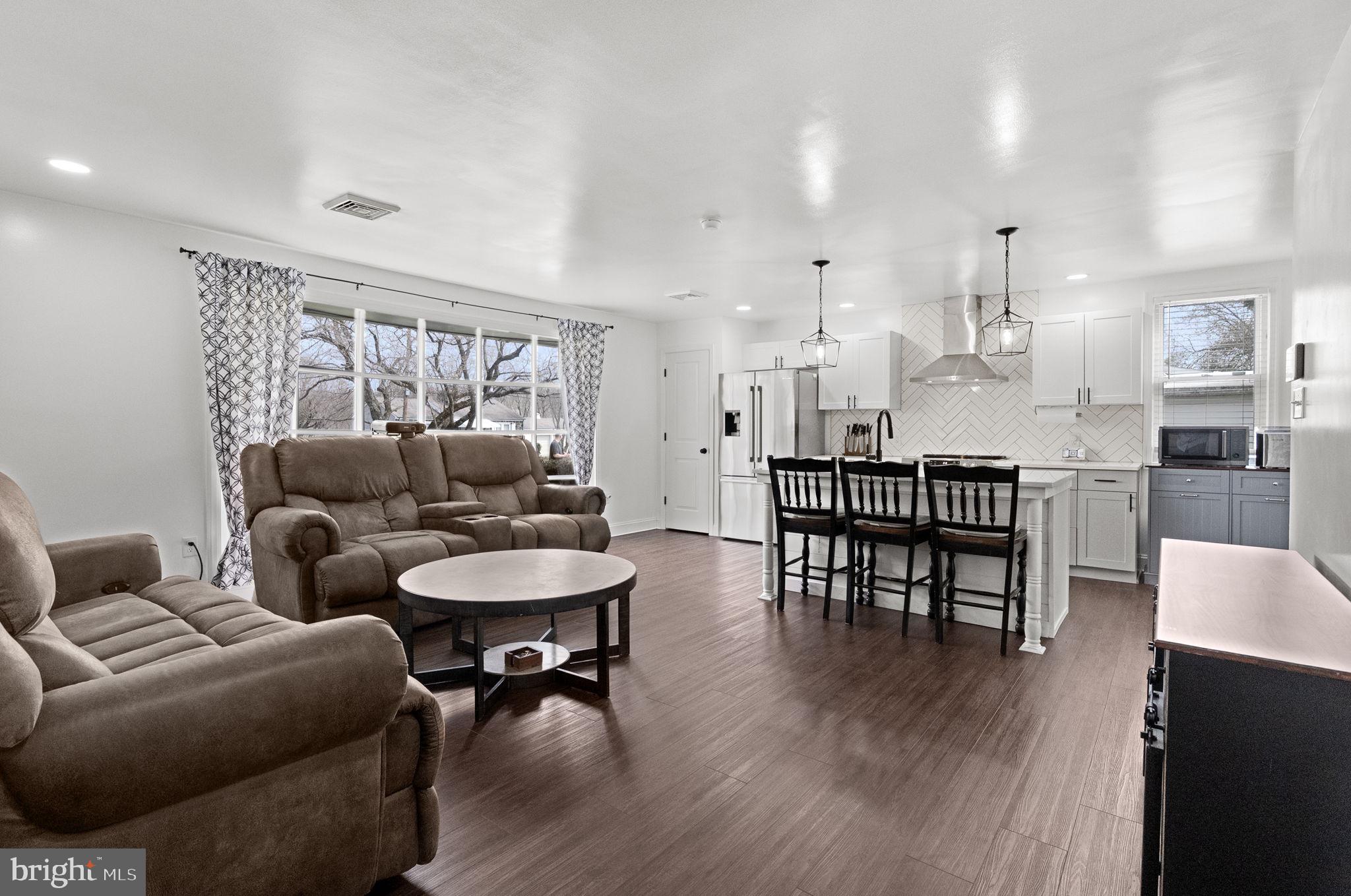 PENNSBURG - Residential