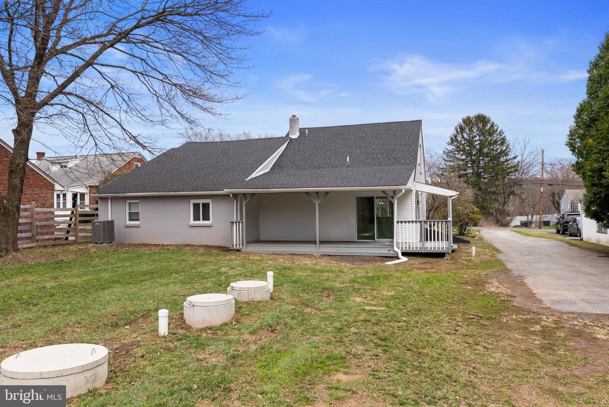 PENNSBURG - Residential