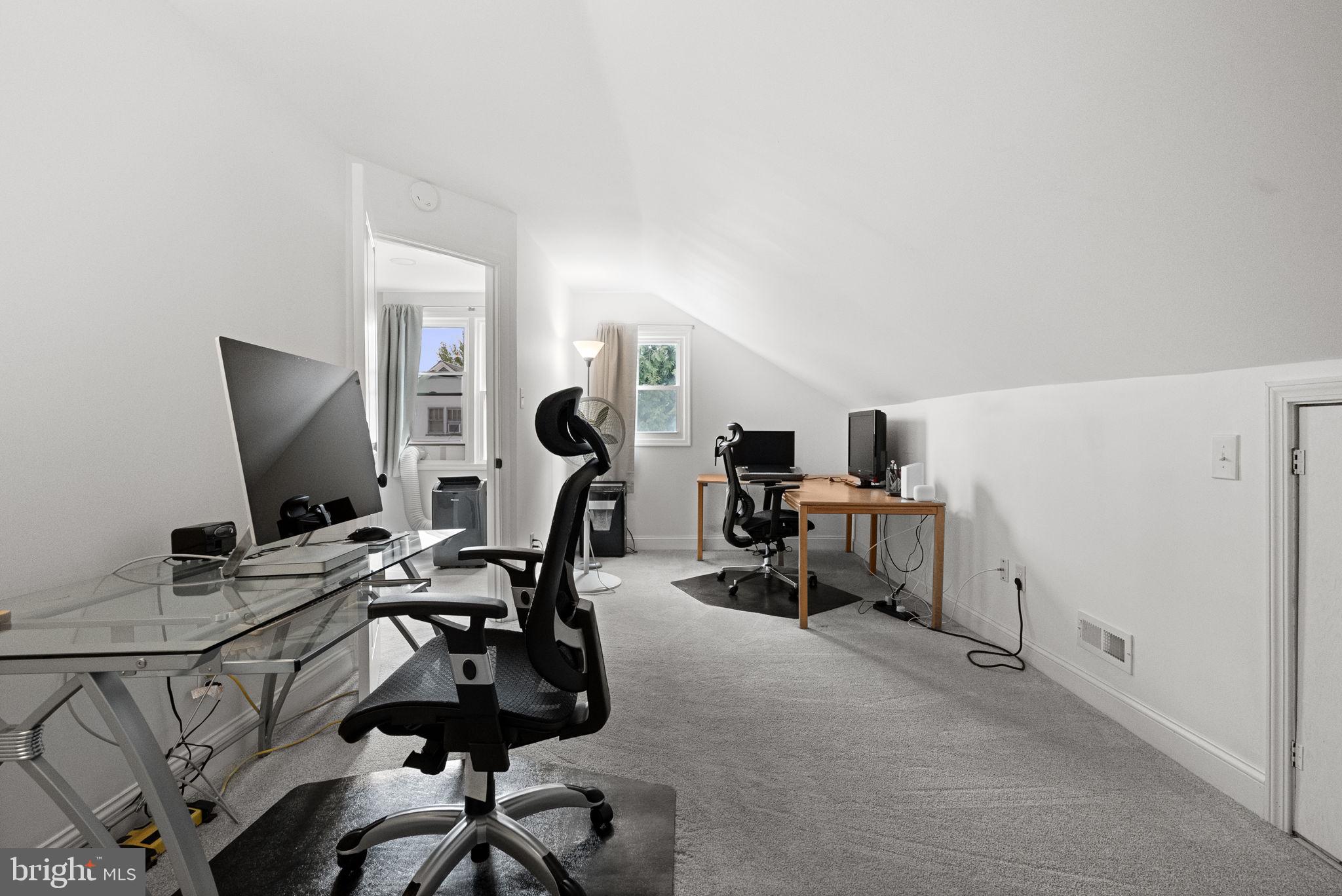 PENNSBURG - Residential