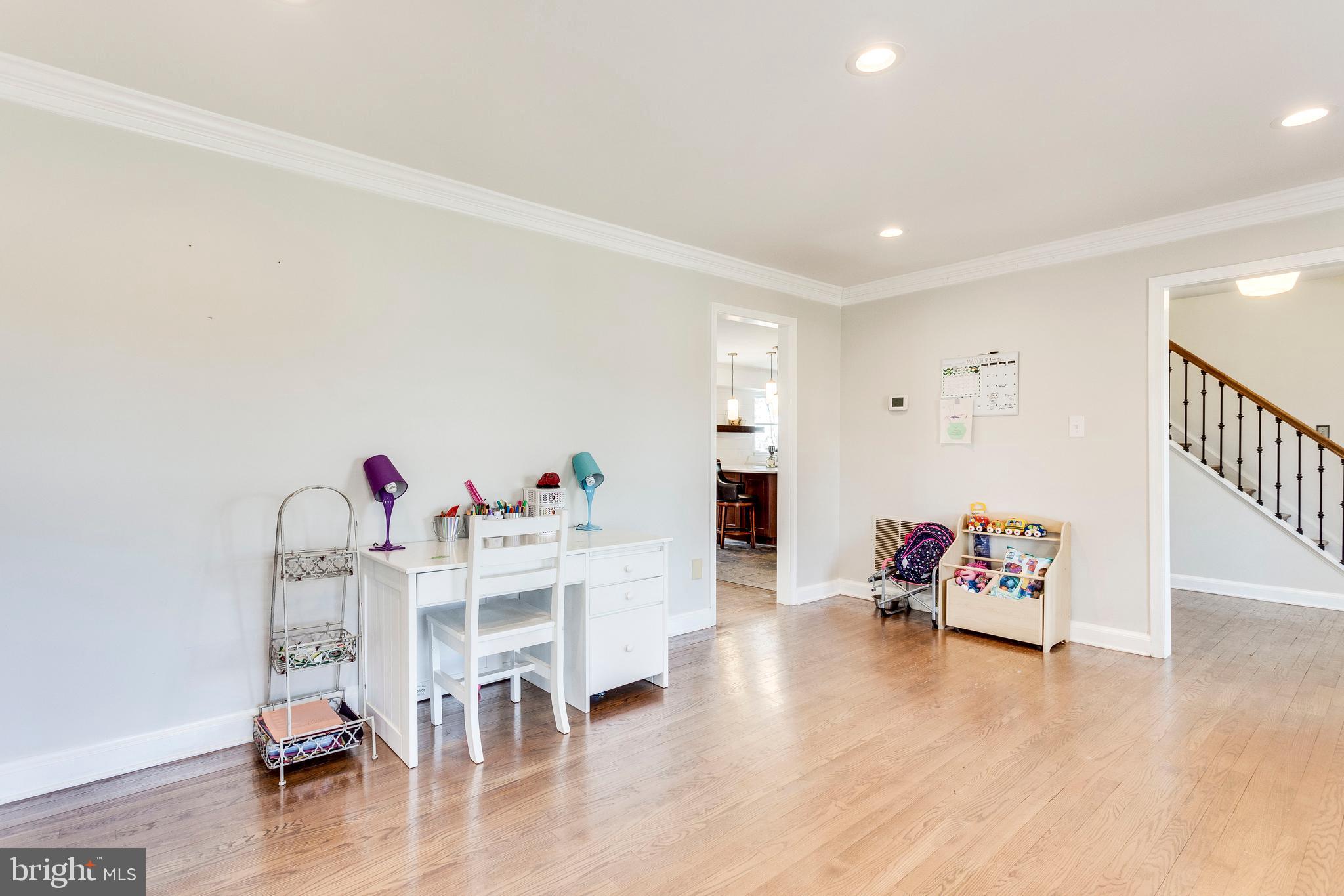 ENGLISH MEADOWS - Residential