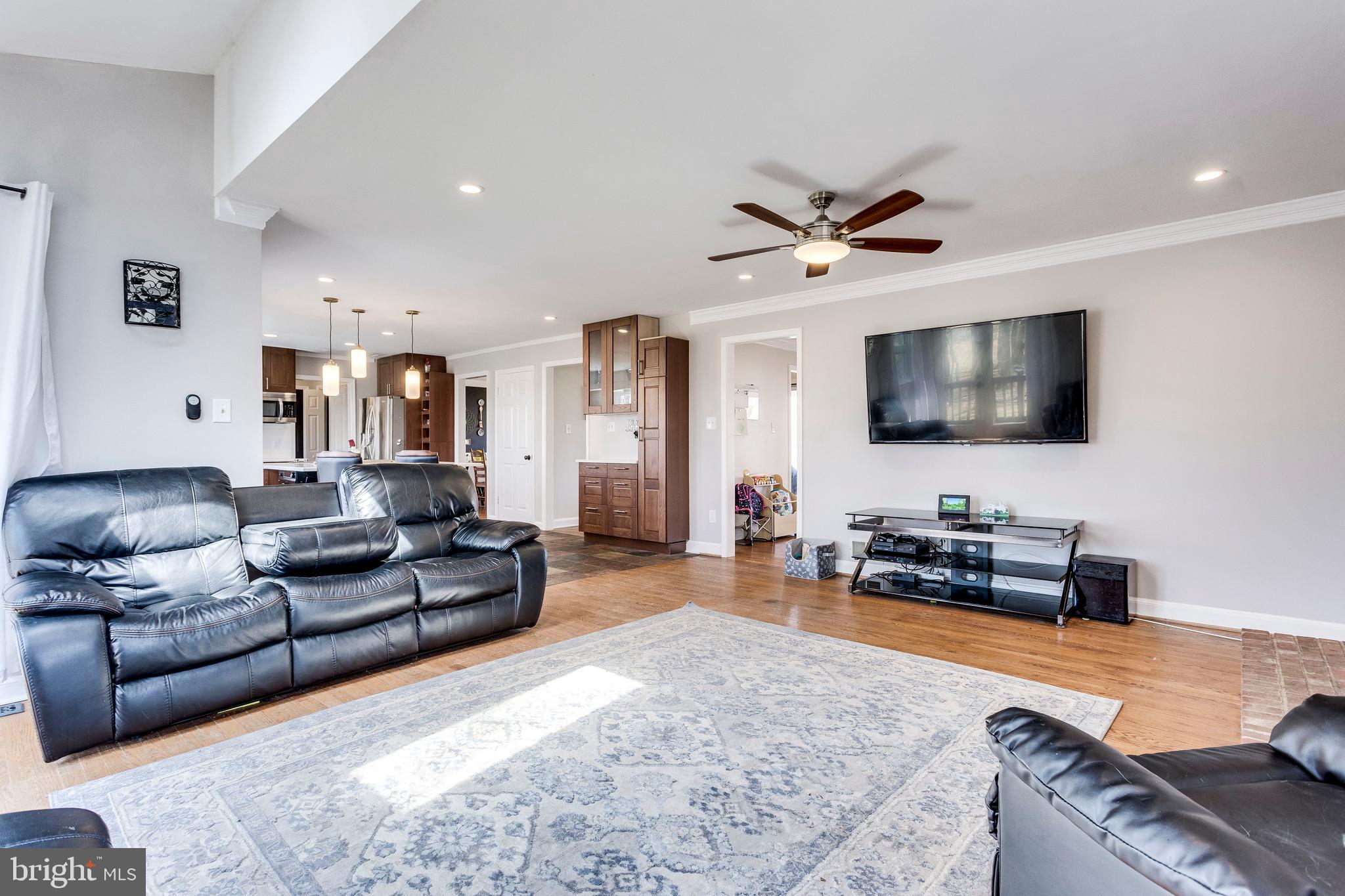 ENGLISH MEADOWS - Residential