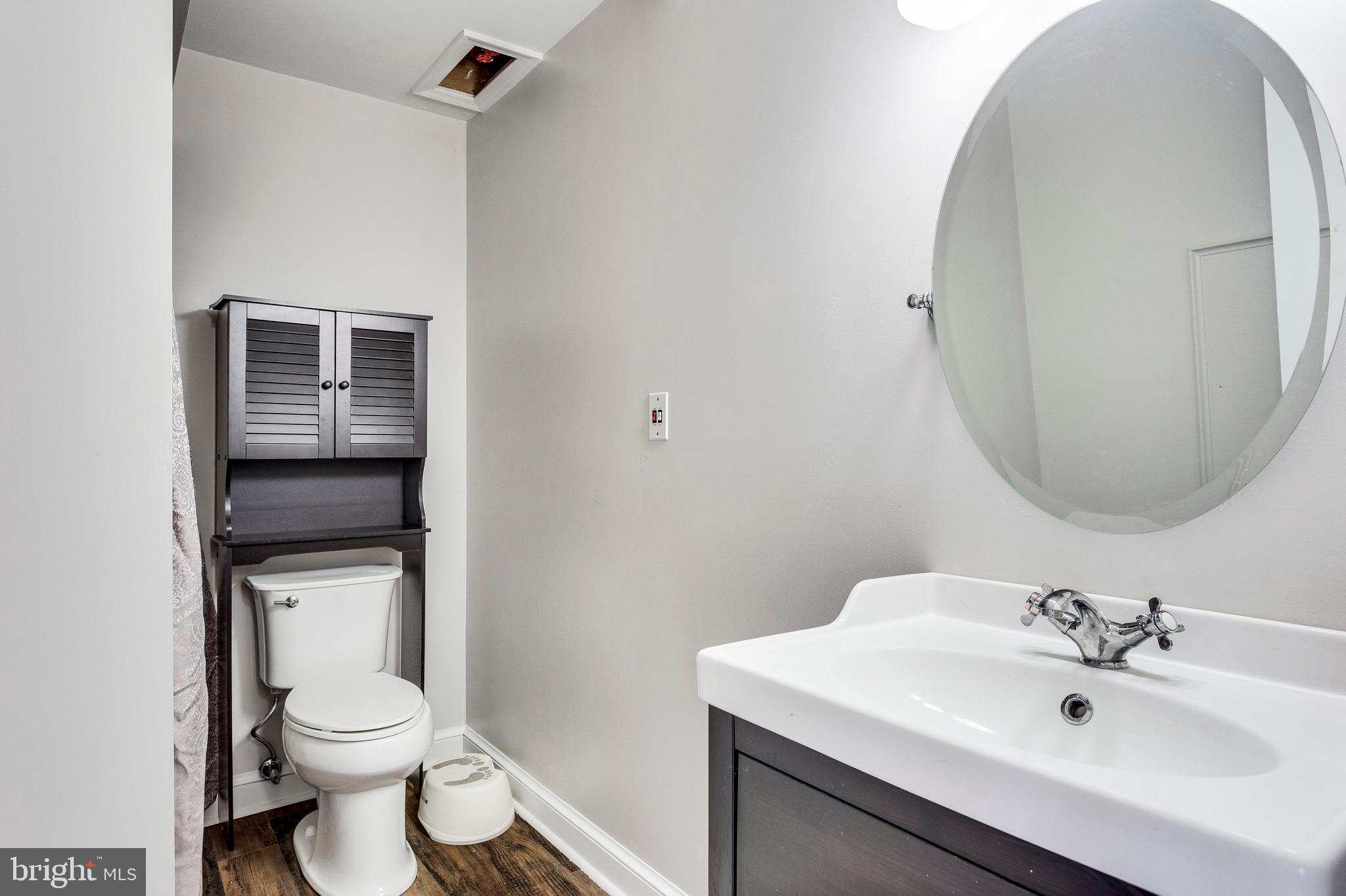 ENGLISH MEADOWS - Residential