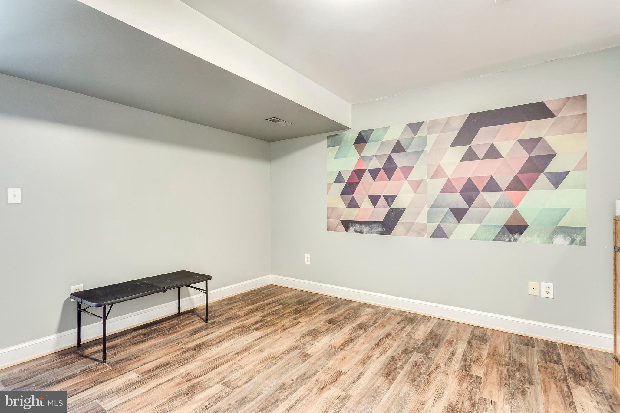 ENGLISH MEADOWS - Residential