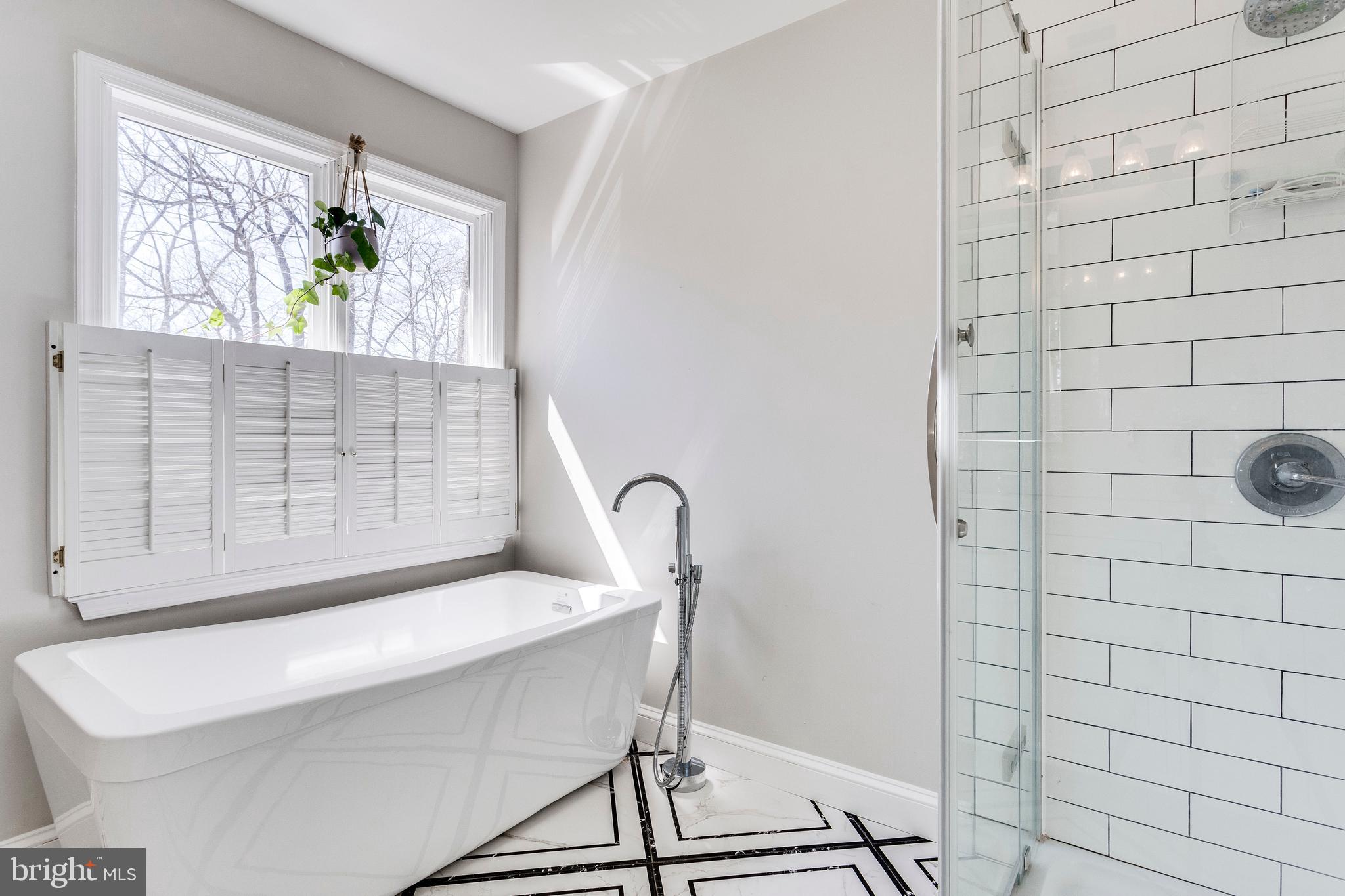 ENGLISH MEADOWS - Residential