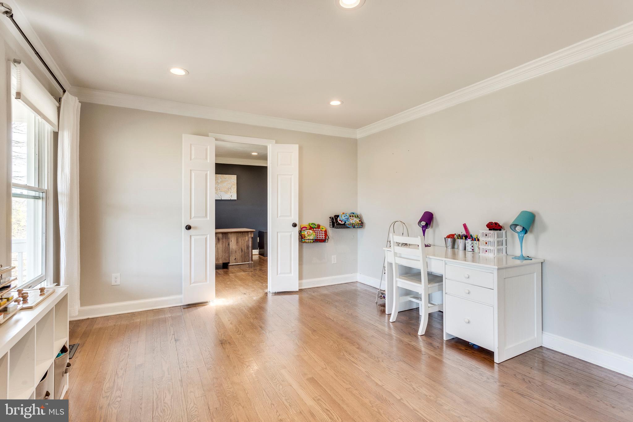 ENGLISH MEADOWS - Residential