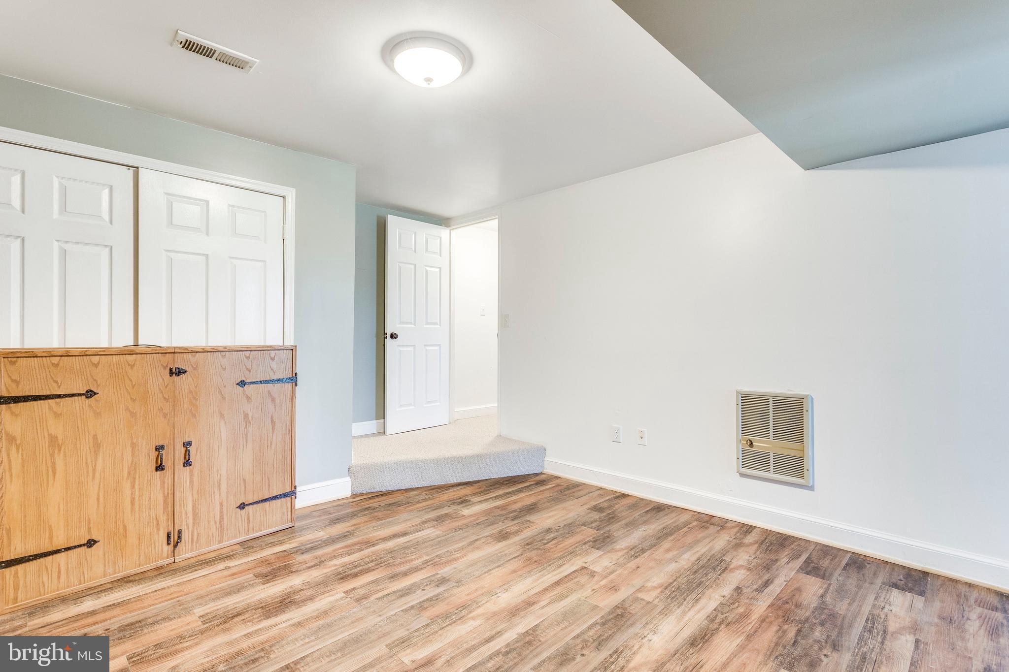 ENGLISH MEADOWS - Residential