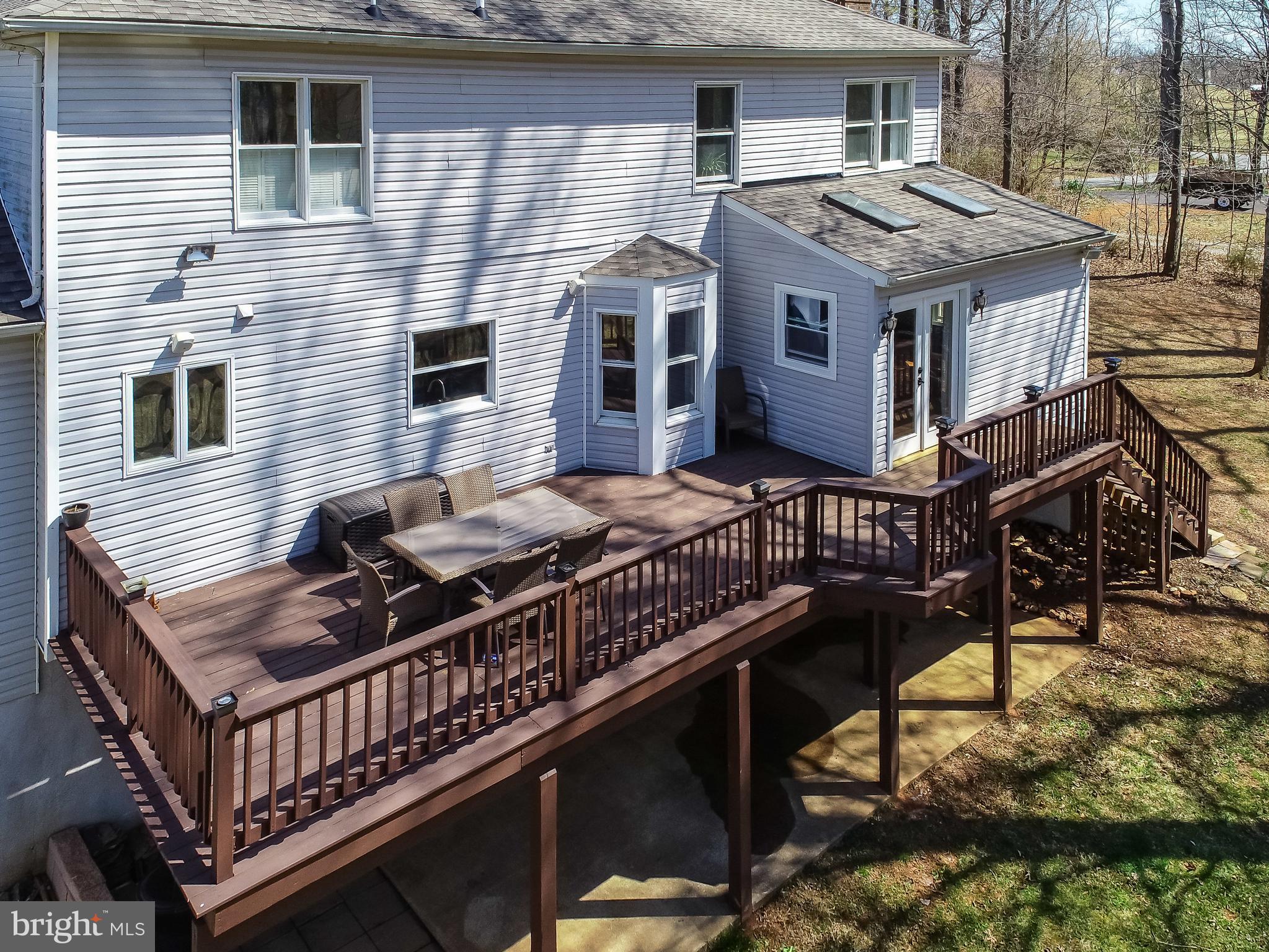 ENGLISH MEADOWS - Residential