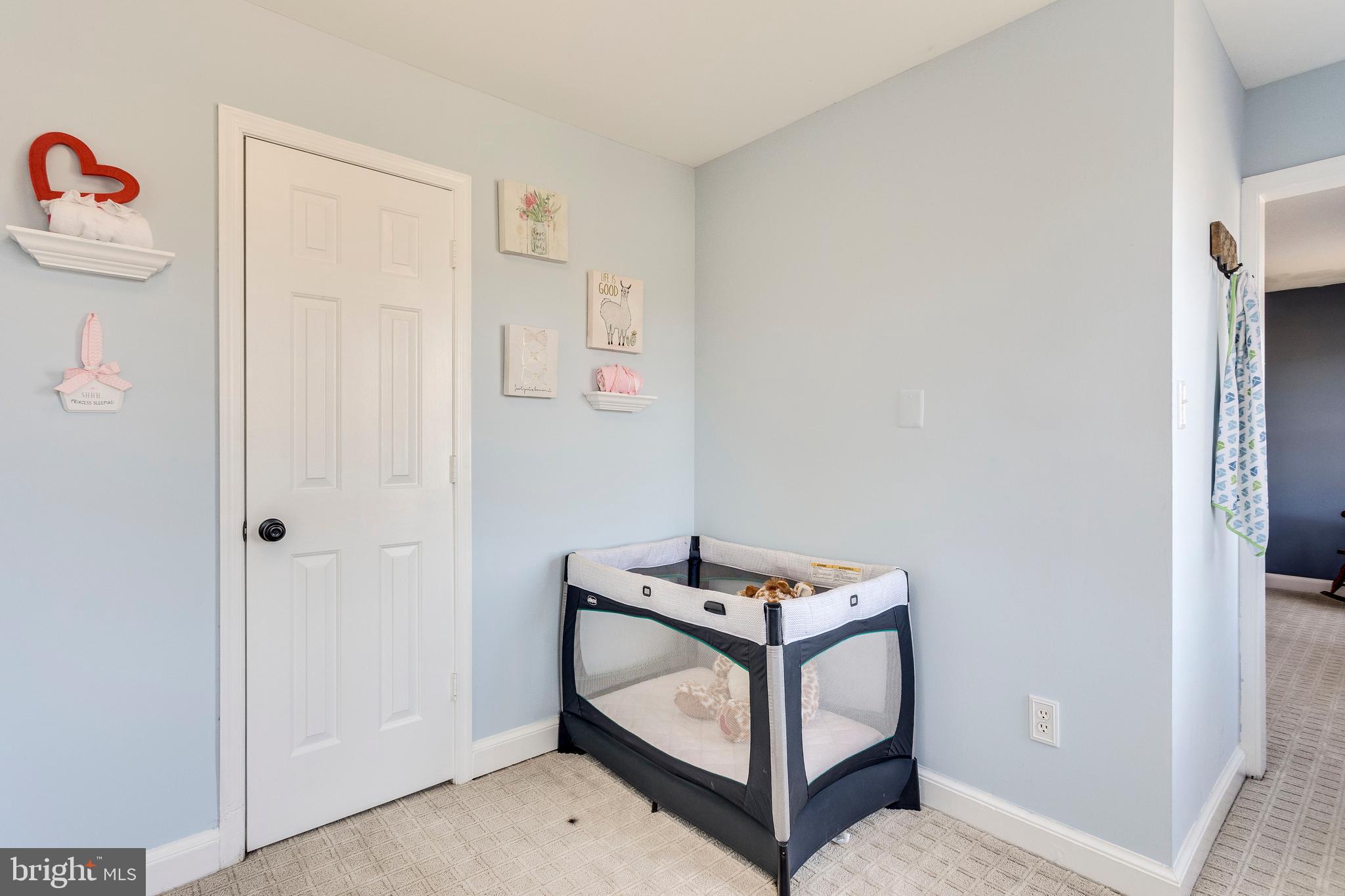 ENGLISH MEADOWS - Residential