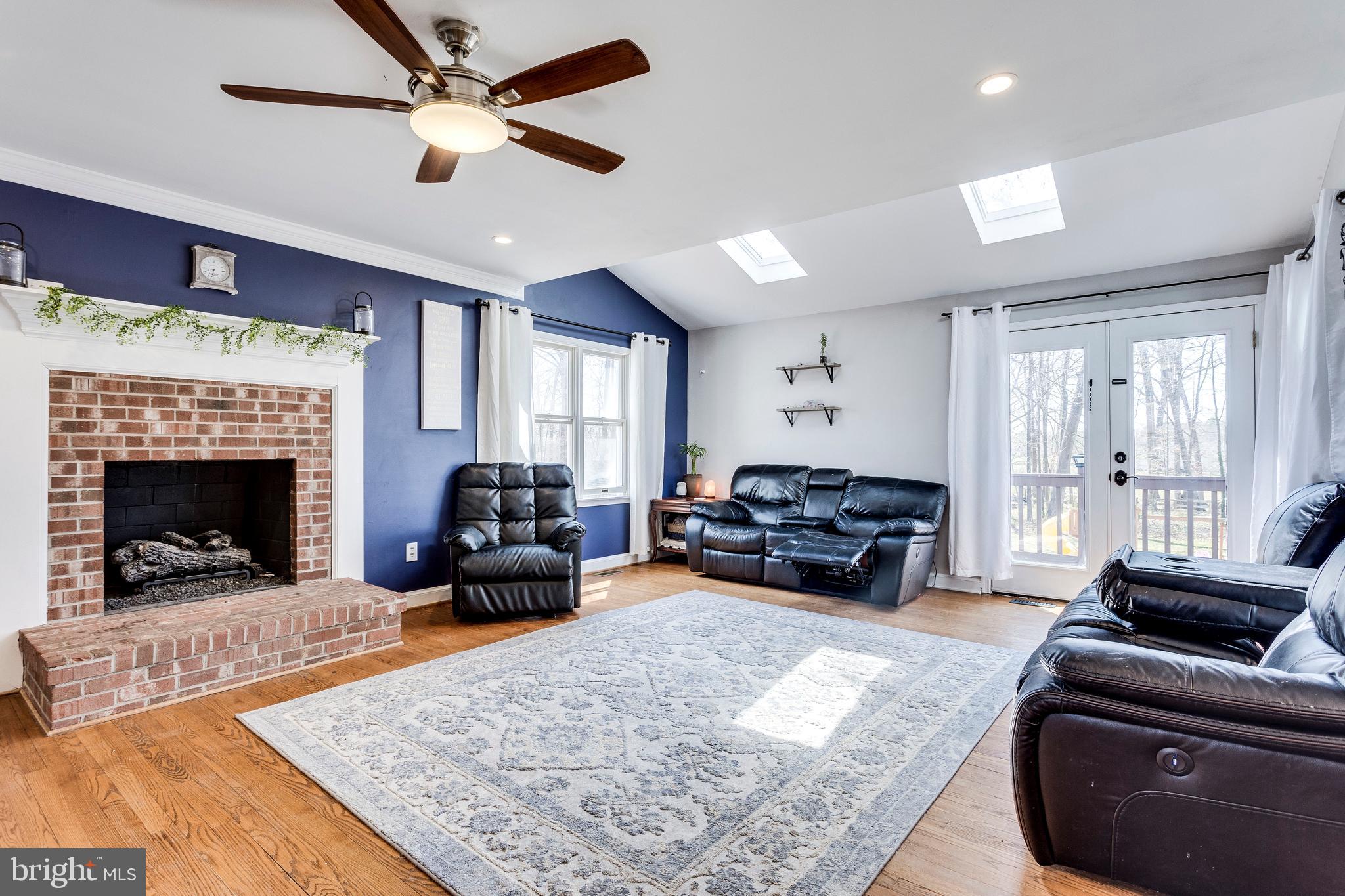 ENGLISH MEADOWS - Residential