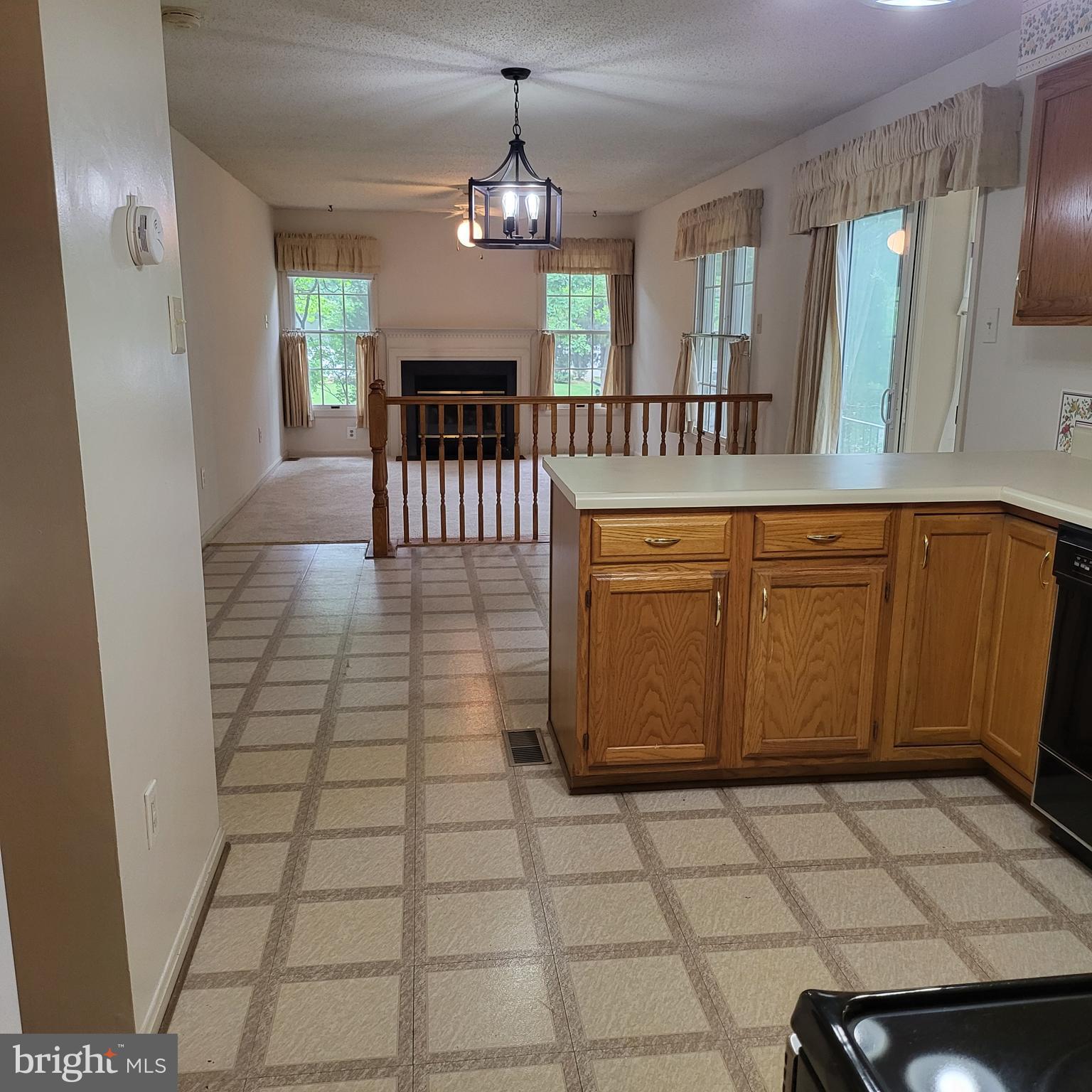 HILL STREET ESTATES - Residential Lease