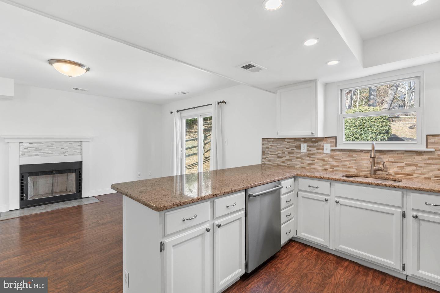1213 DELAWARE LANE