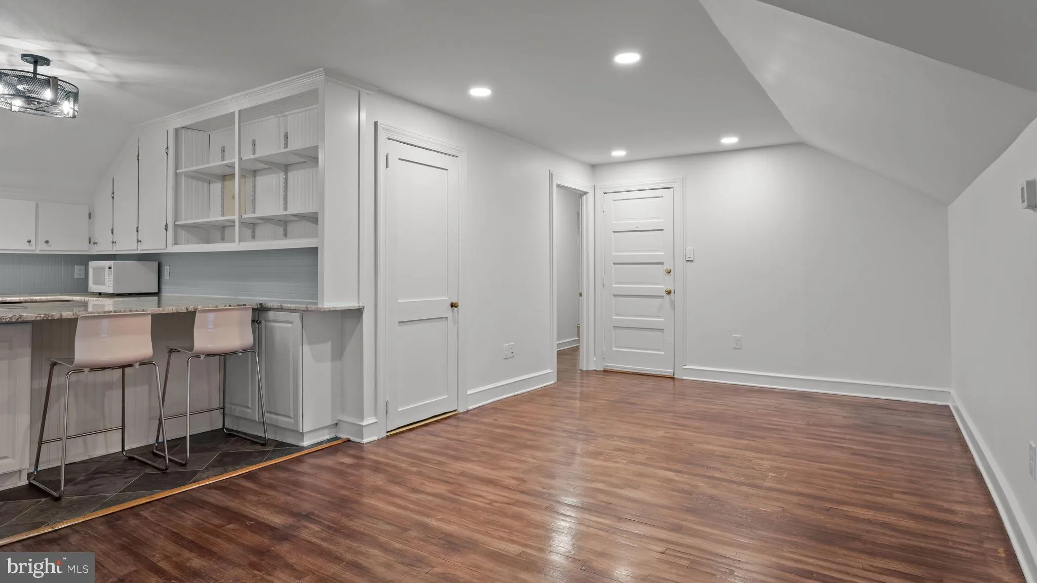 Yardley, Pennsylvania 19067, United States, 2 Bedrooms Bedrooms, ,1 BathroomBathrooms,Residential,Active,165377