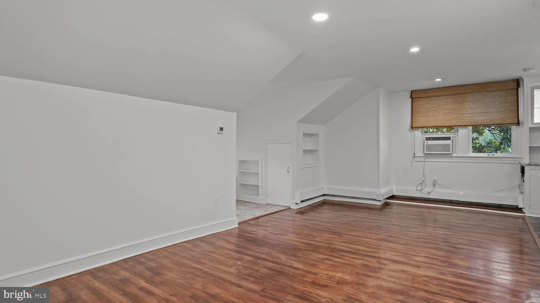 Yardley, Pennsylvania 19067, United States, 2 Bedrooms Bedrooms, ,1 BathroomBathrooms,Residential,Active,165377