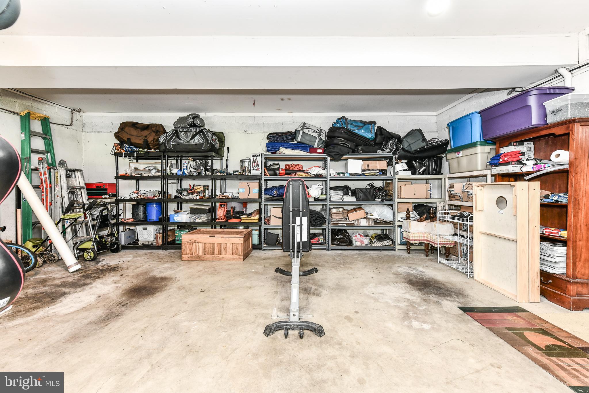 BELLE VIEW - Residential Lease