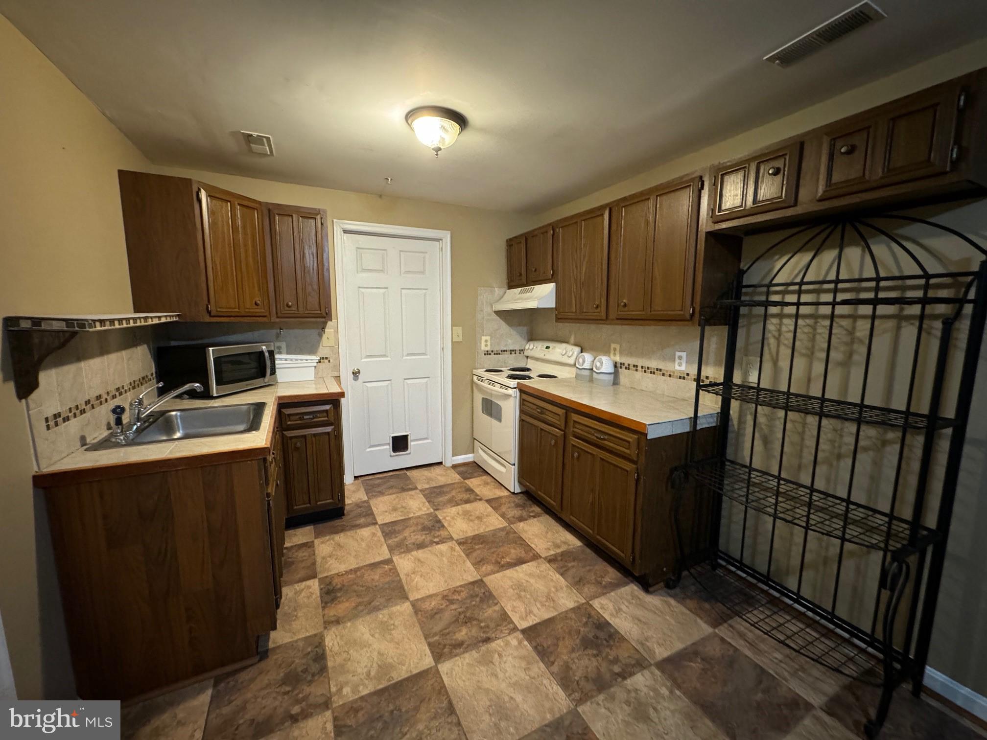 WESTLAKE - Residential Lease