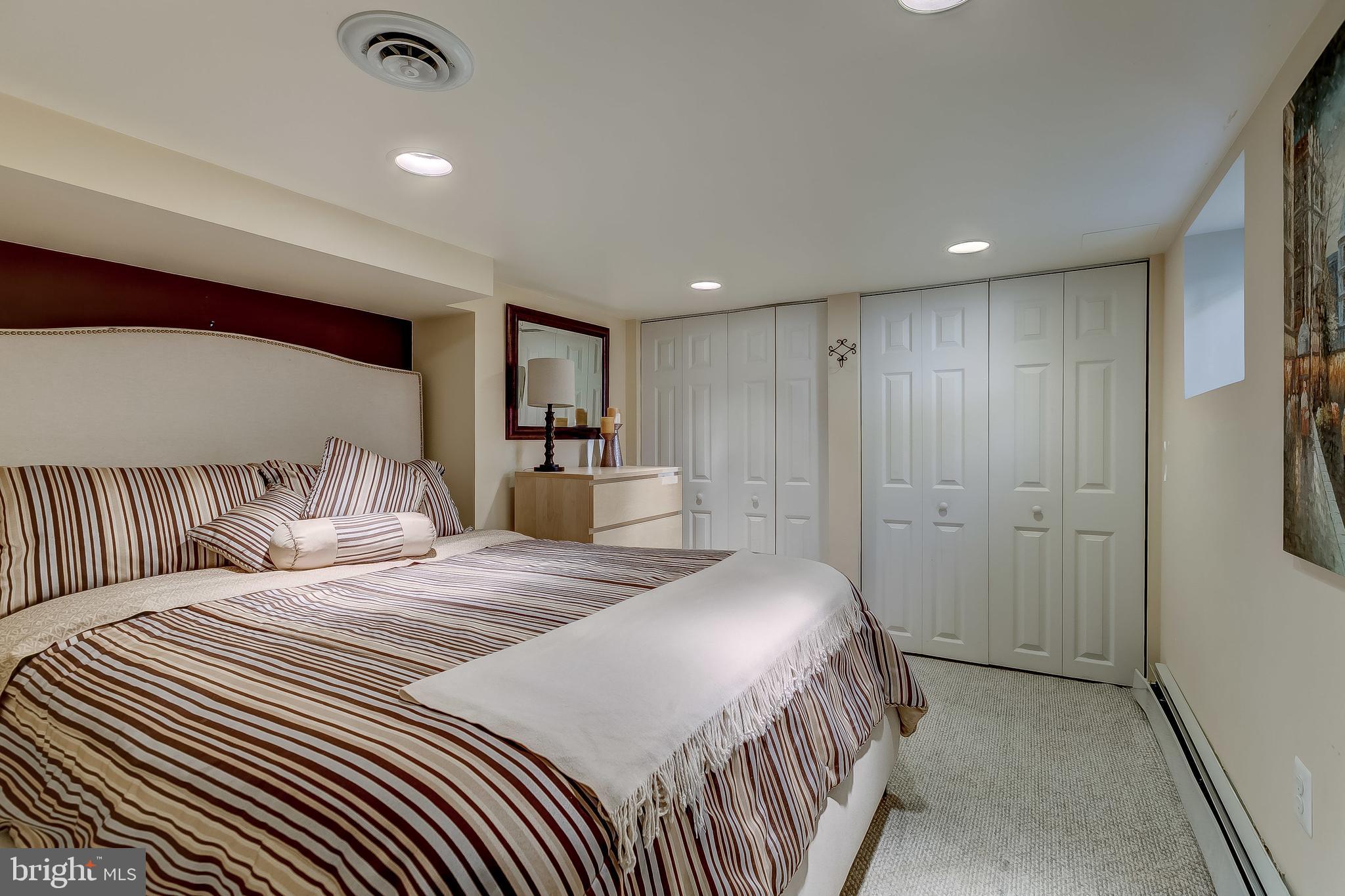 PARKVILLE - Residential