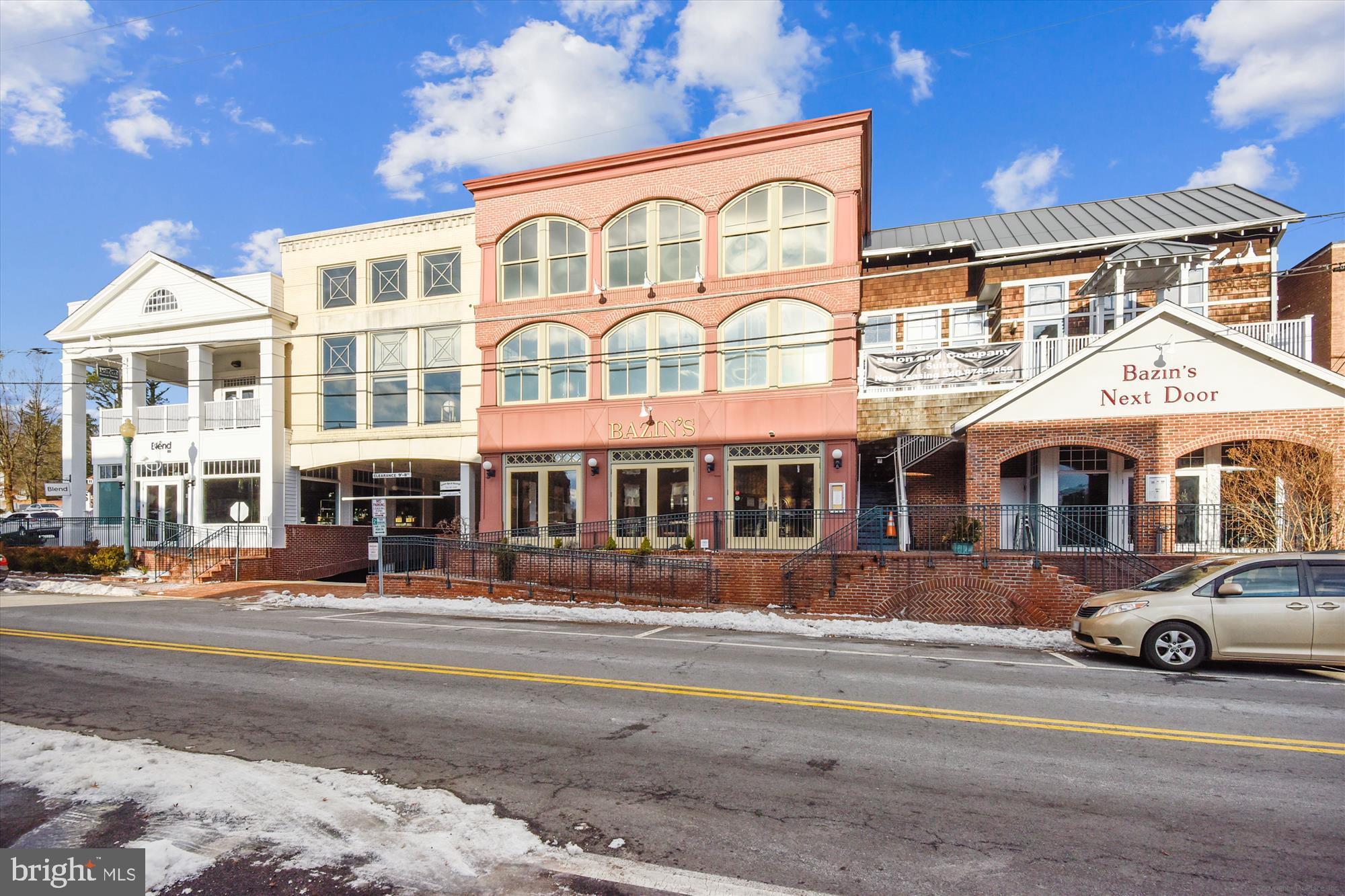 FIVE OAKS - Residential