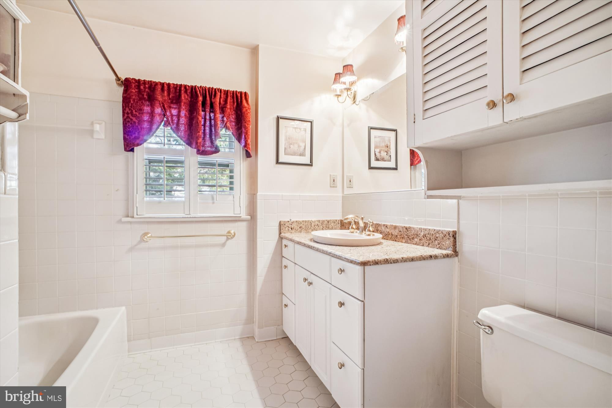 FIVE OAKS - Residential