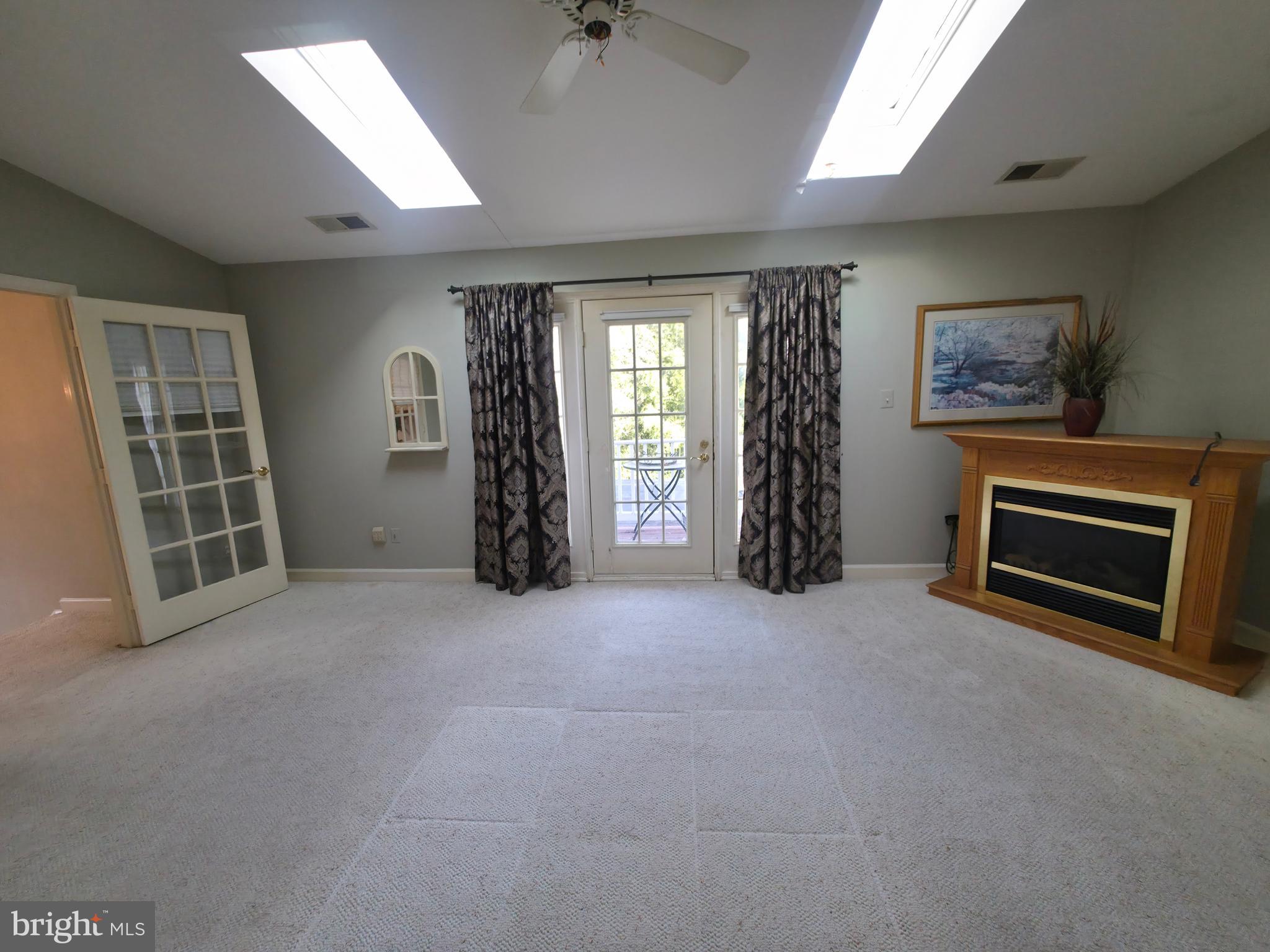 FIVE OAKS - Residential