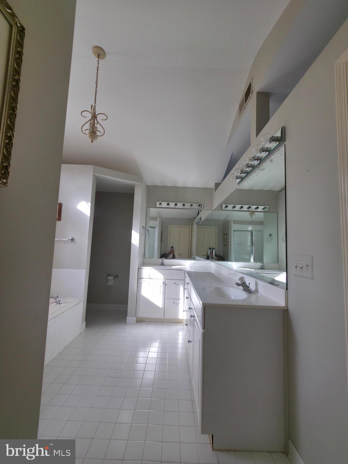 FIVE OAKS - Residential