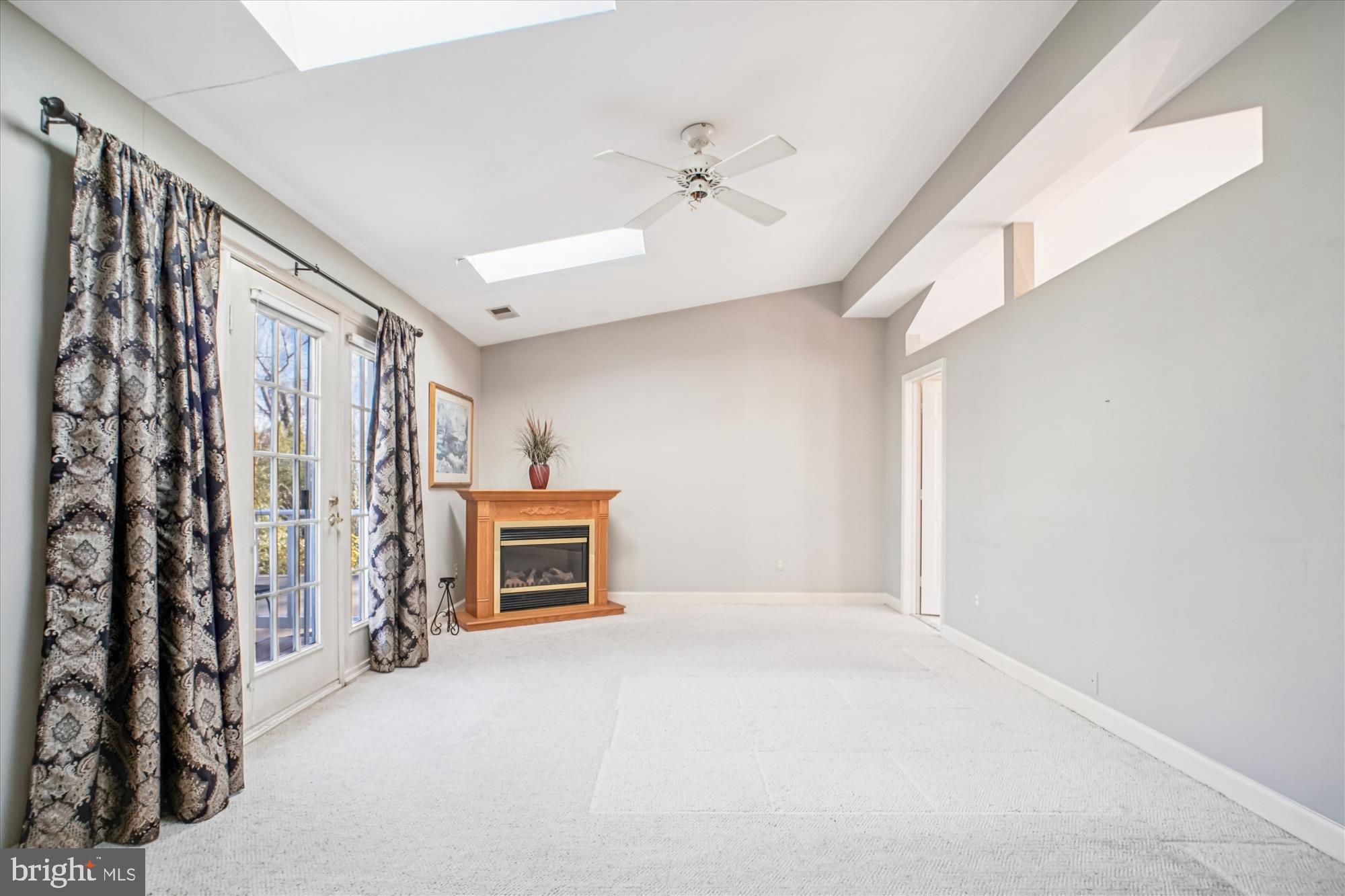 FIVE OAKS - Residential